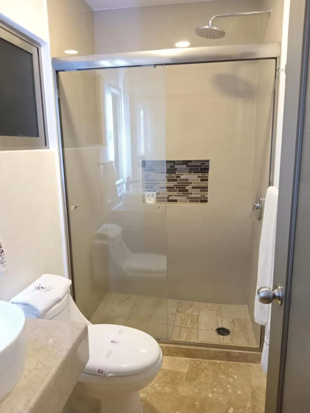 Shower in Hotel Parador del Rey