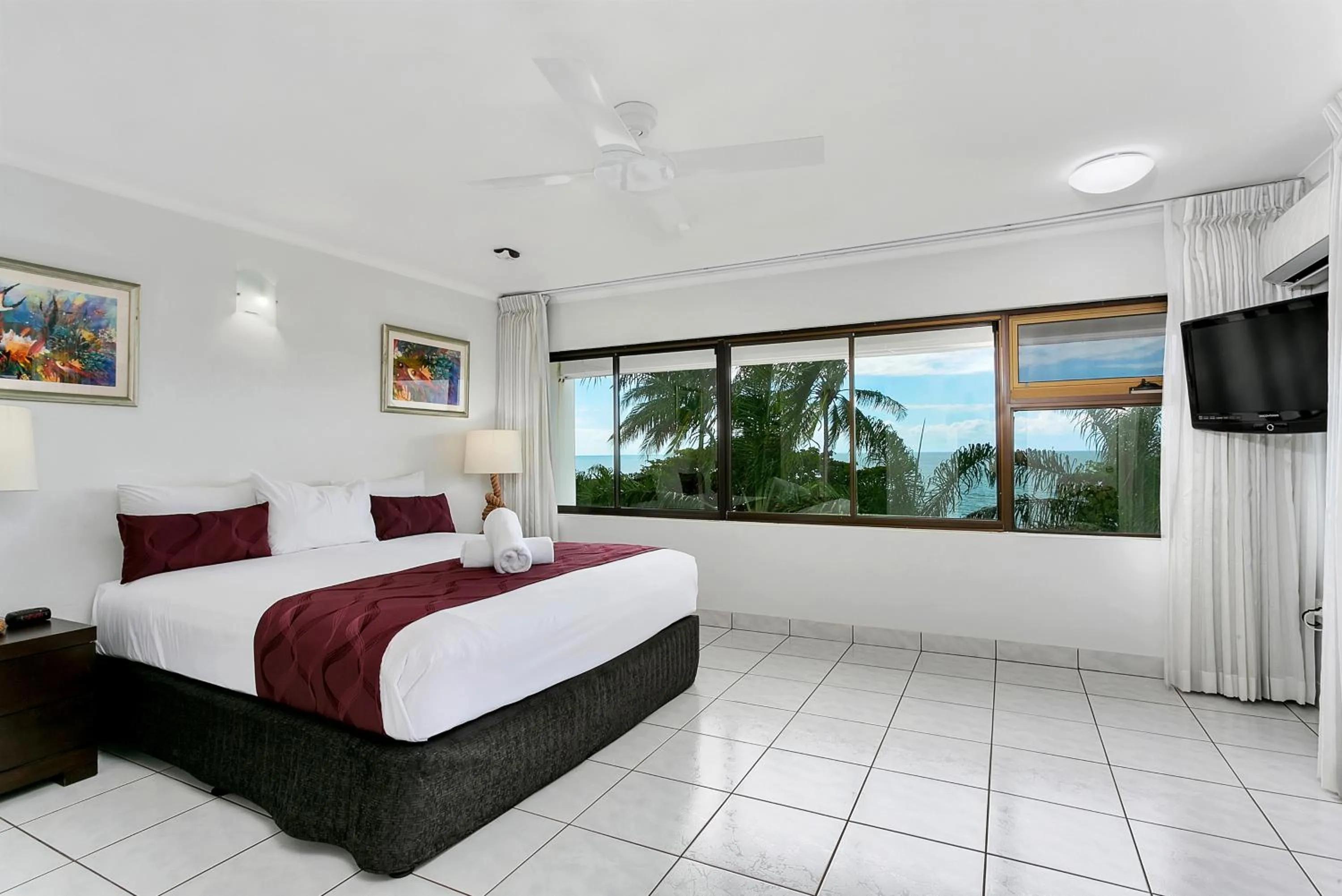 Photo of the whole room, Bed in Roydon Beachfront Apartments