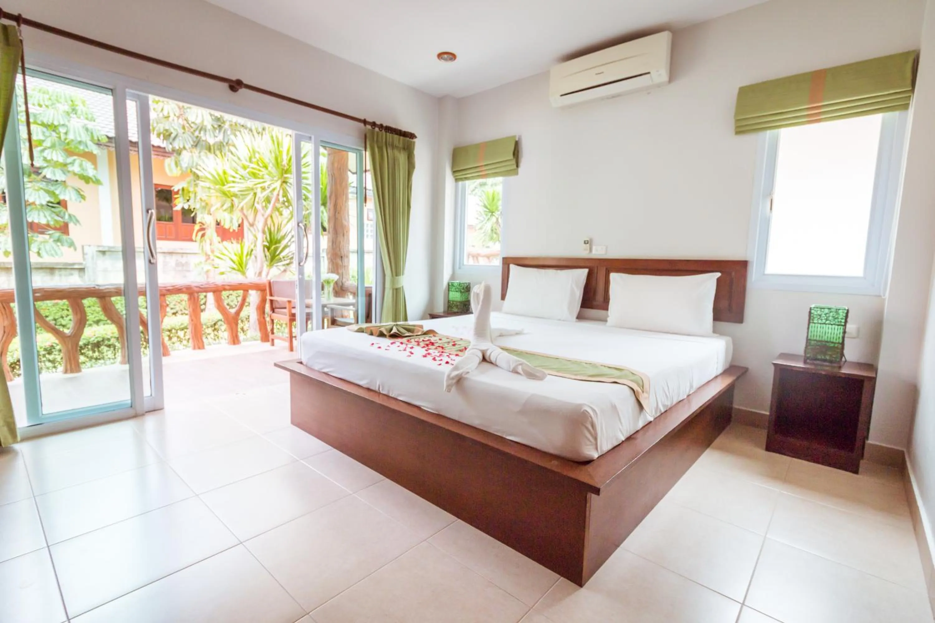 Bed in Shangrilah Bungalow