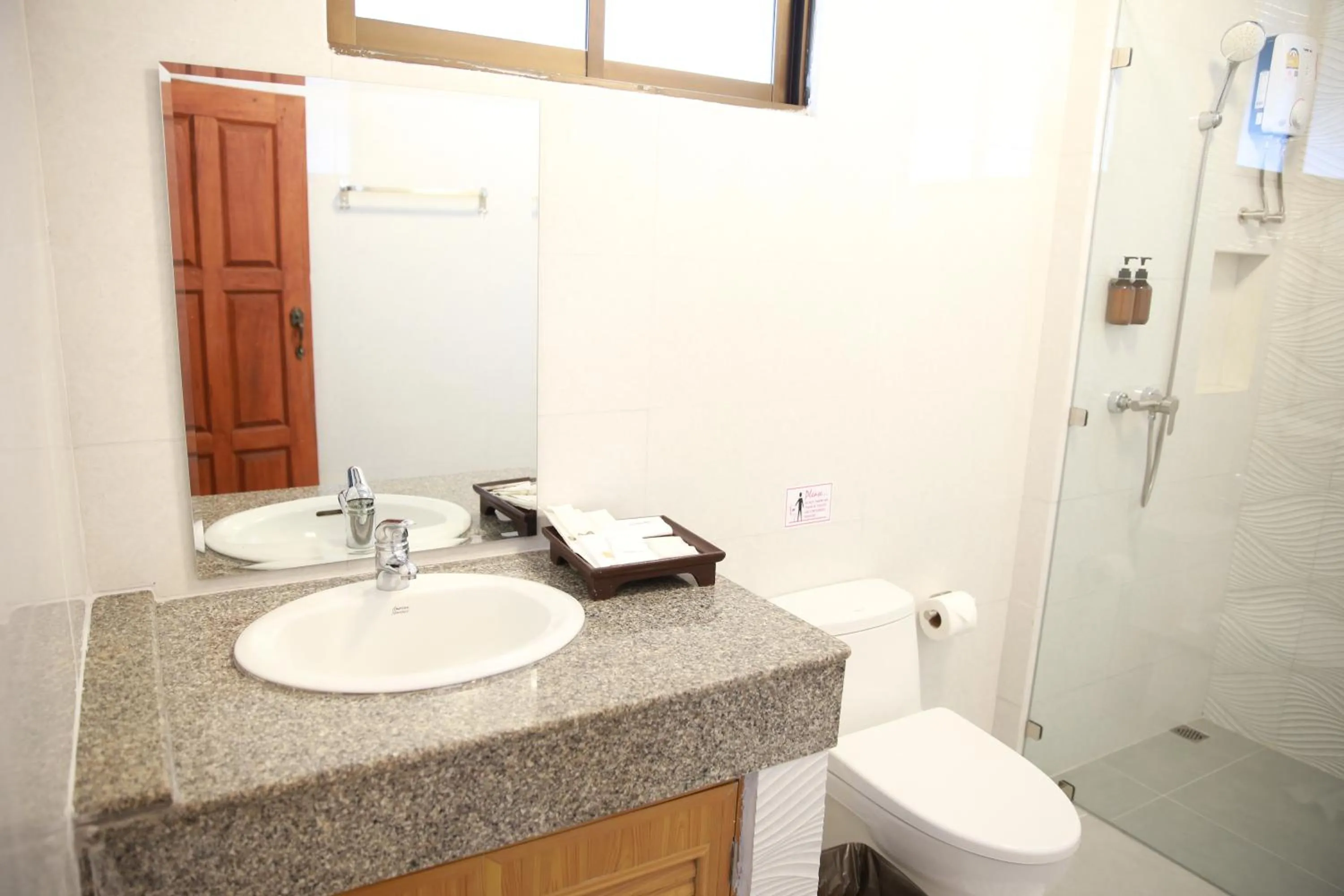 Bathroom in Shangrilah Bungalow