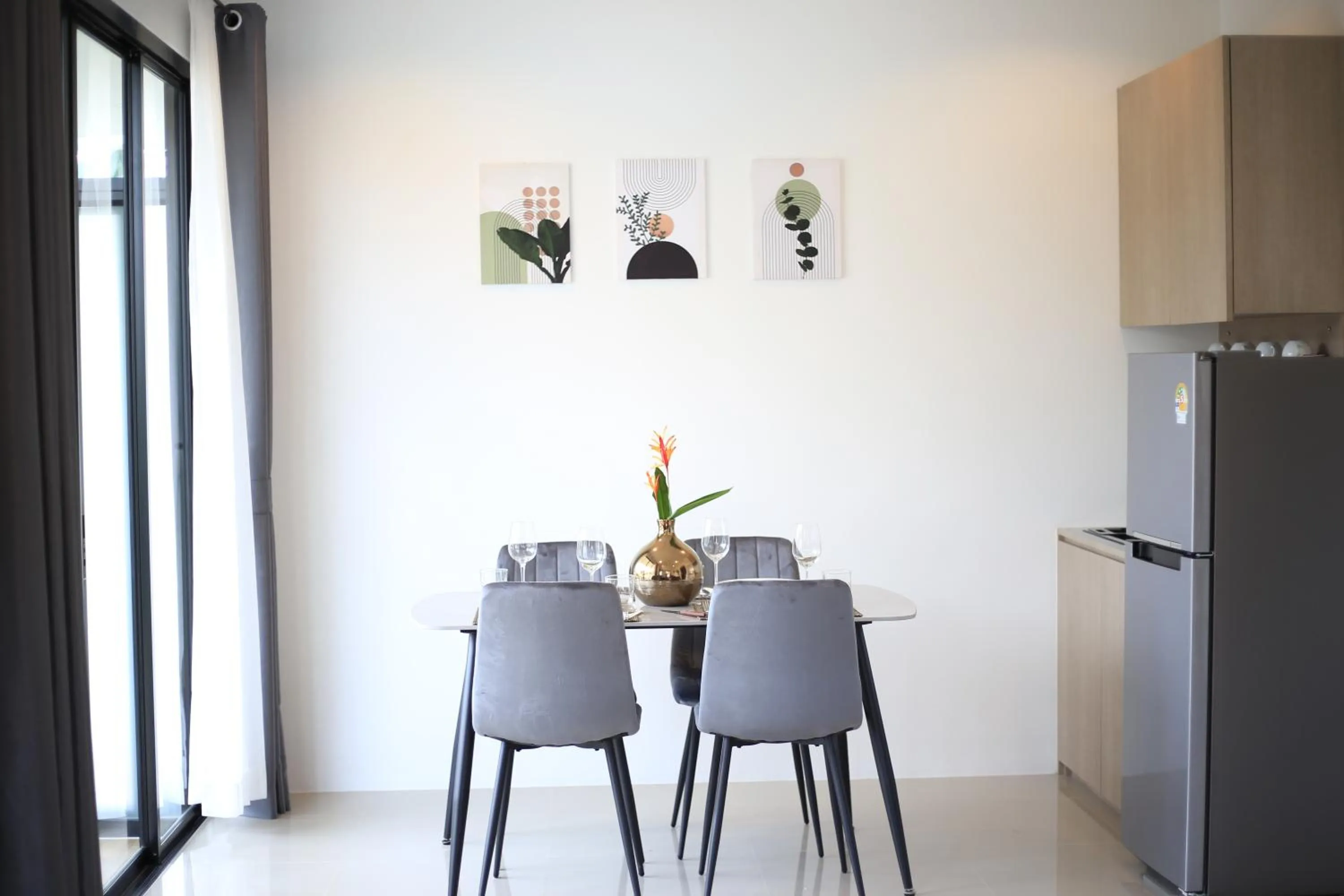 Dining area in Shangrilah Bungalow