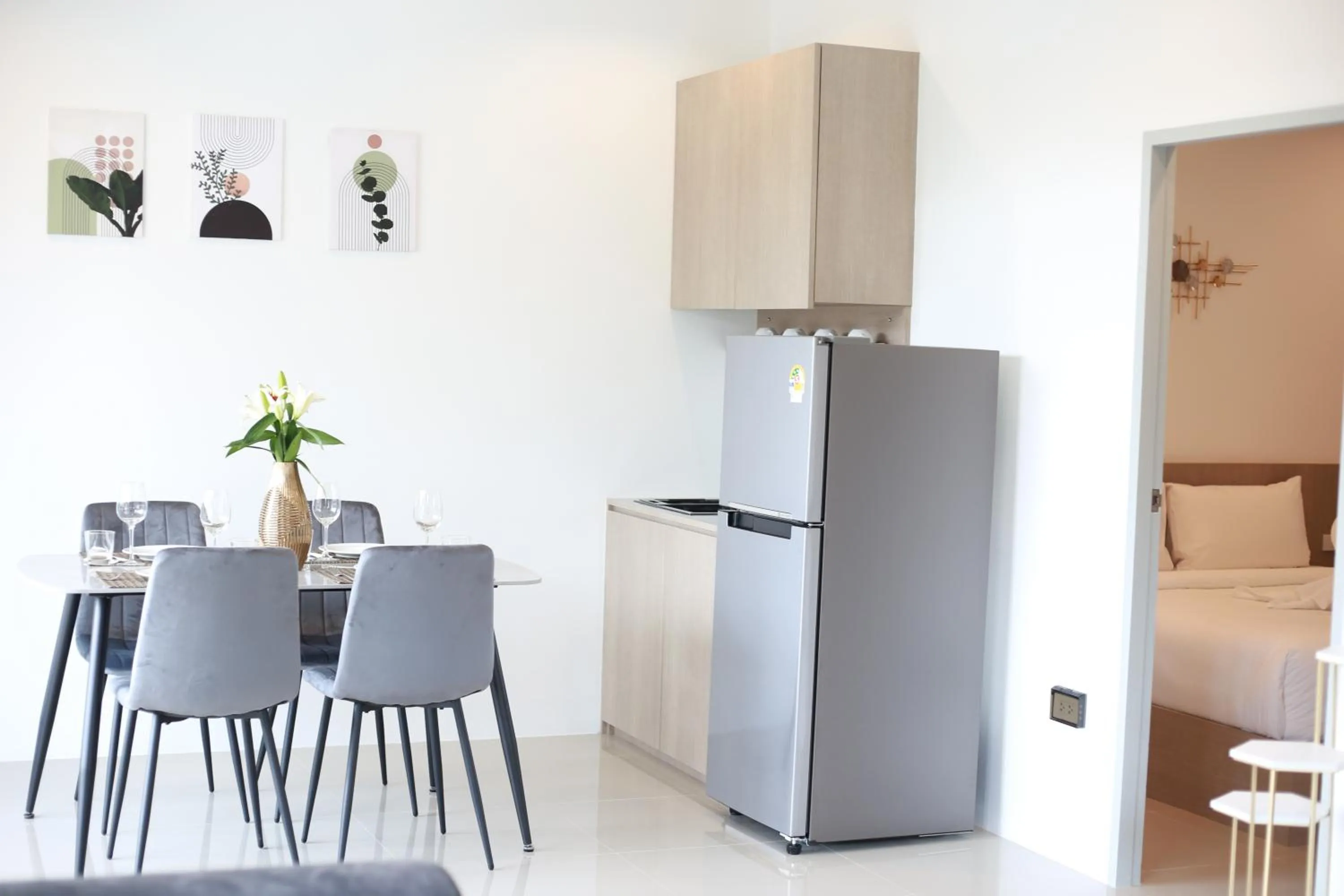 Dining area in Shangrilah Bungalow