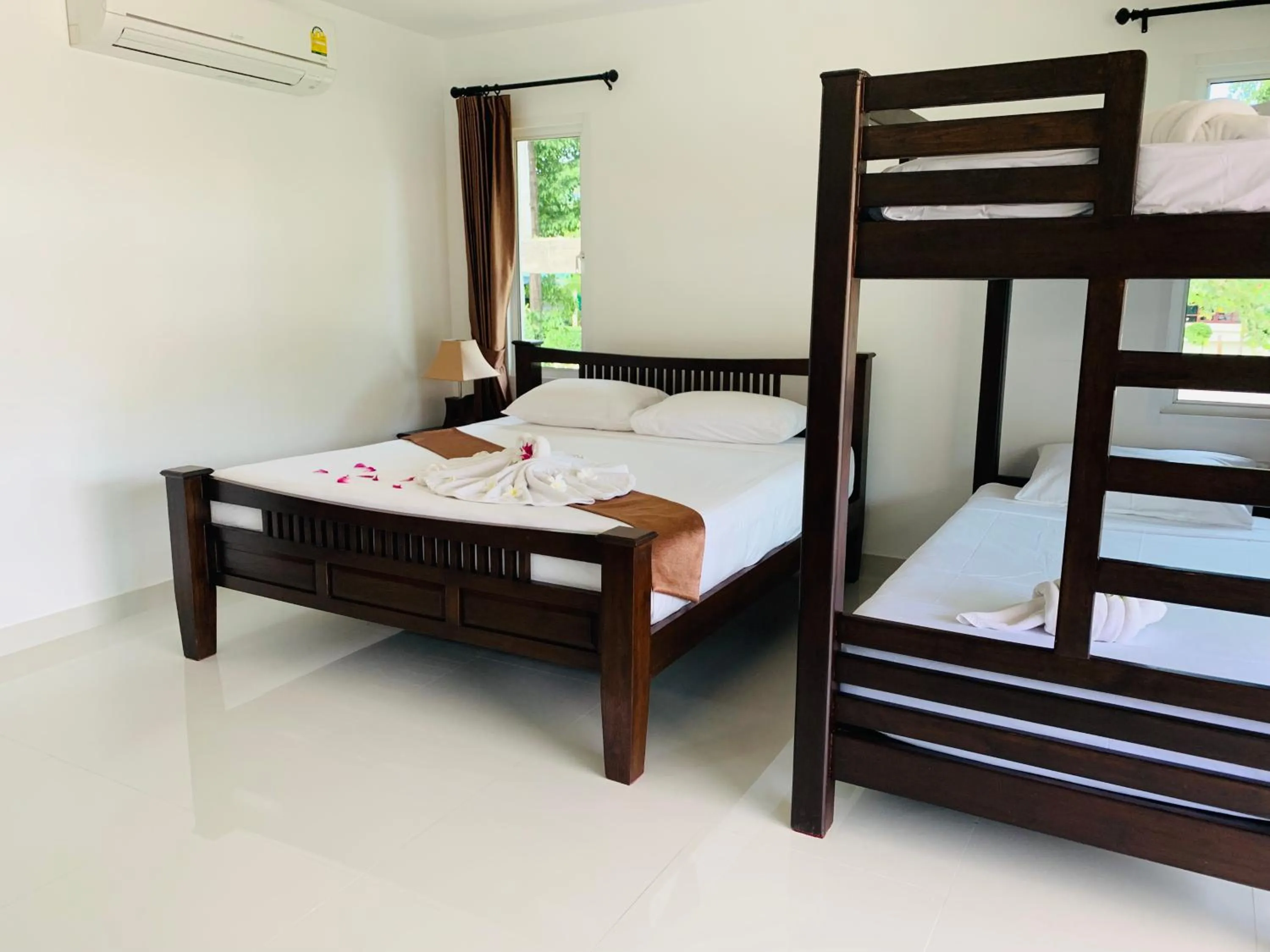 Bed in Shangrilah Bungalow