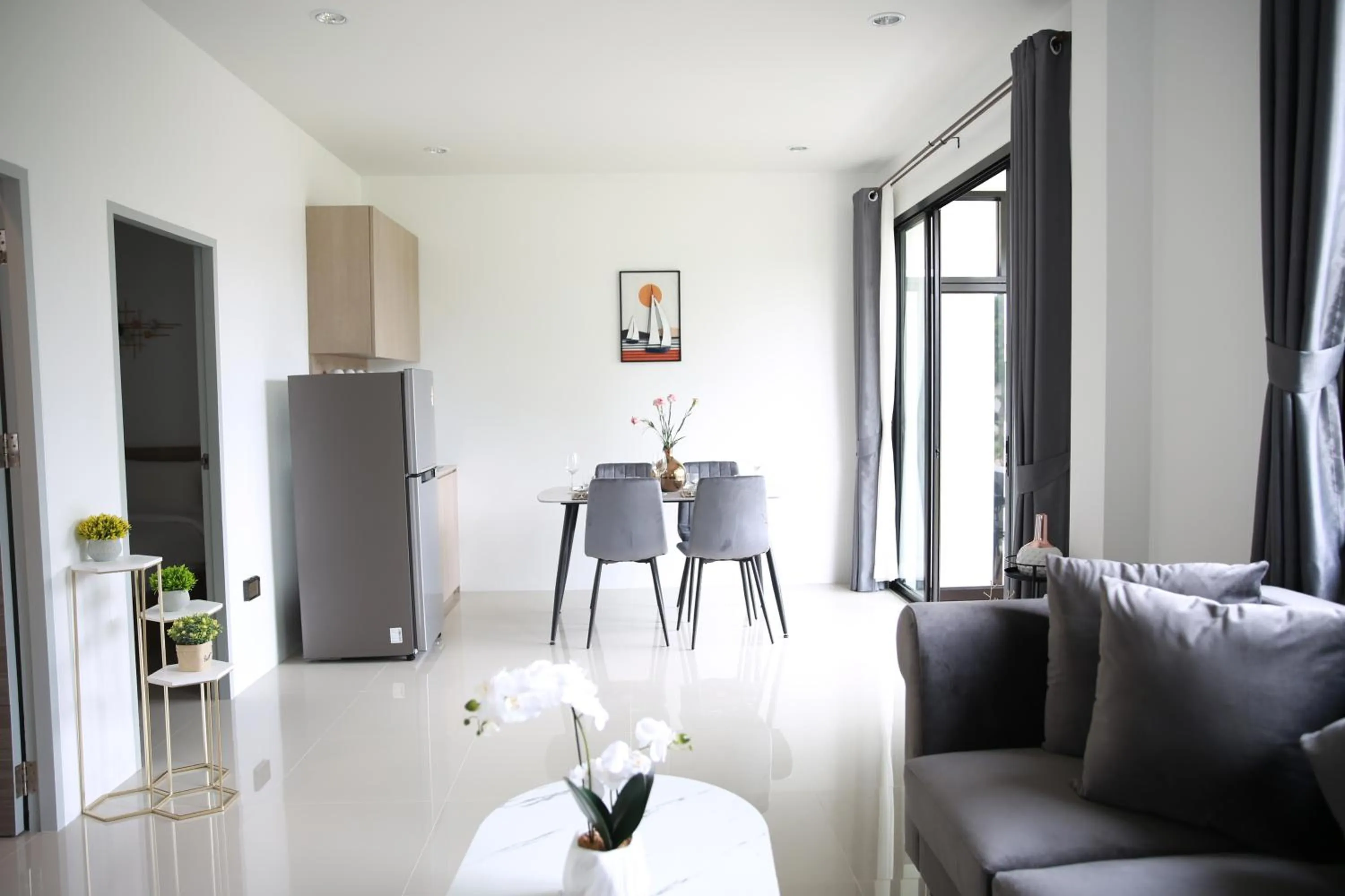 Restaurant/places to eat in Shangrilah Bungalow