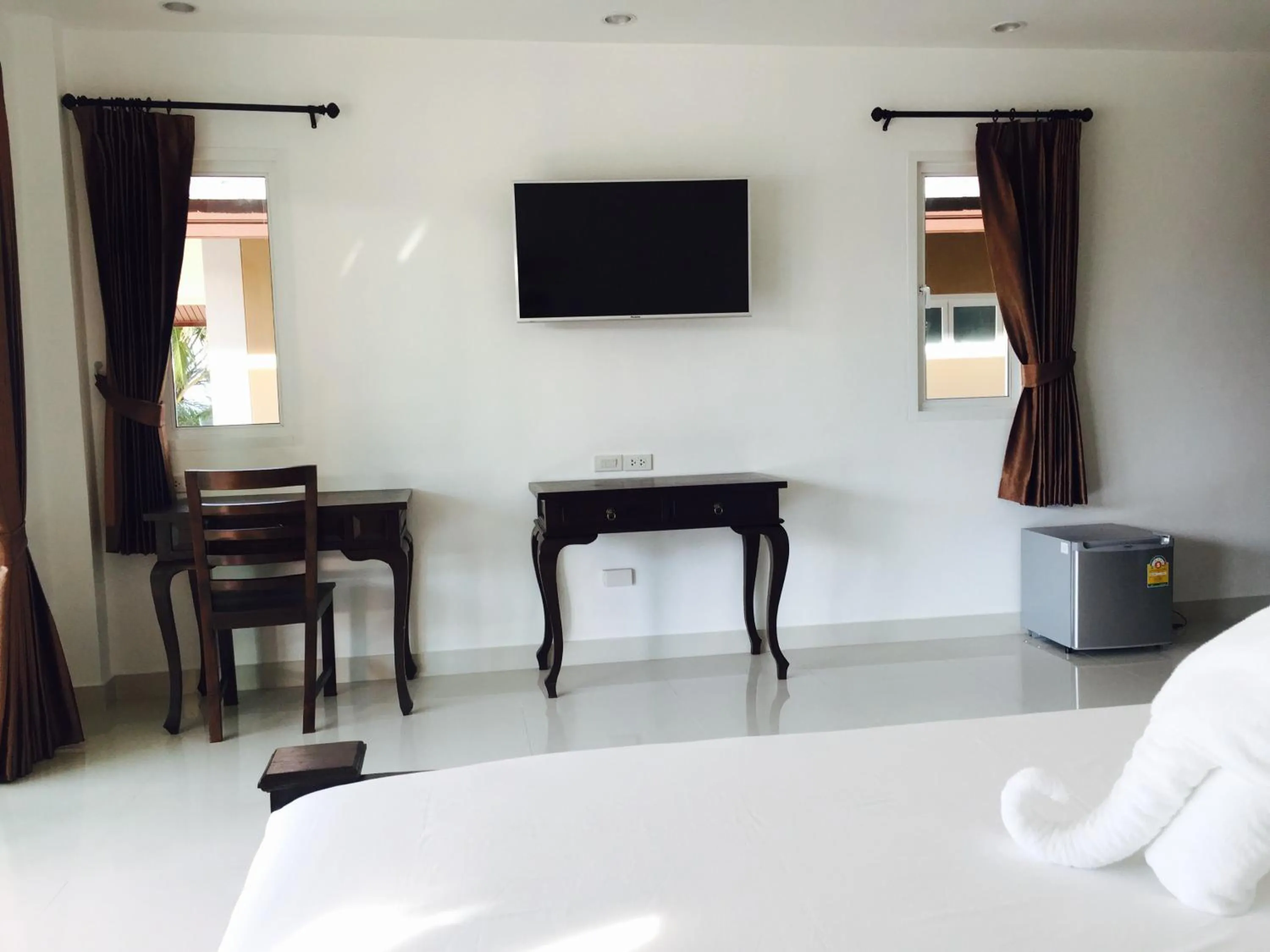 TV and multimedia, Bed in Shangrilah Bungalow