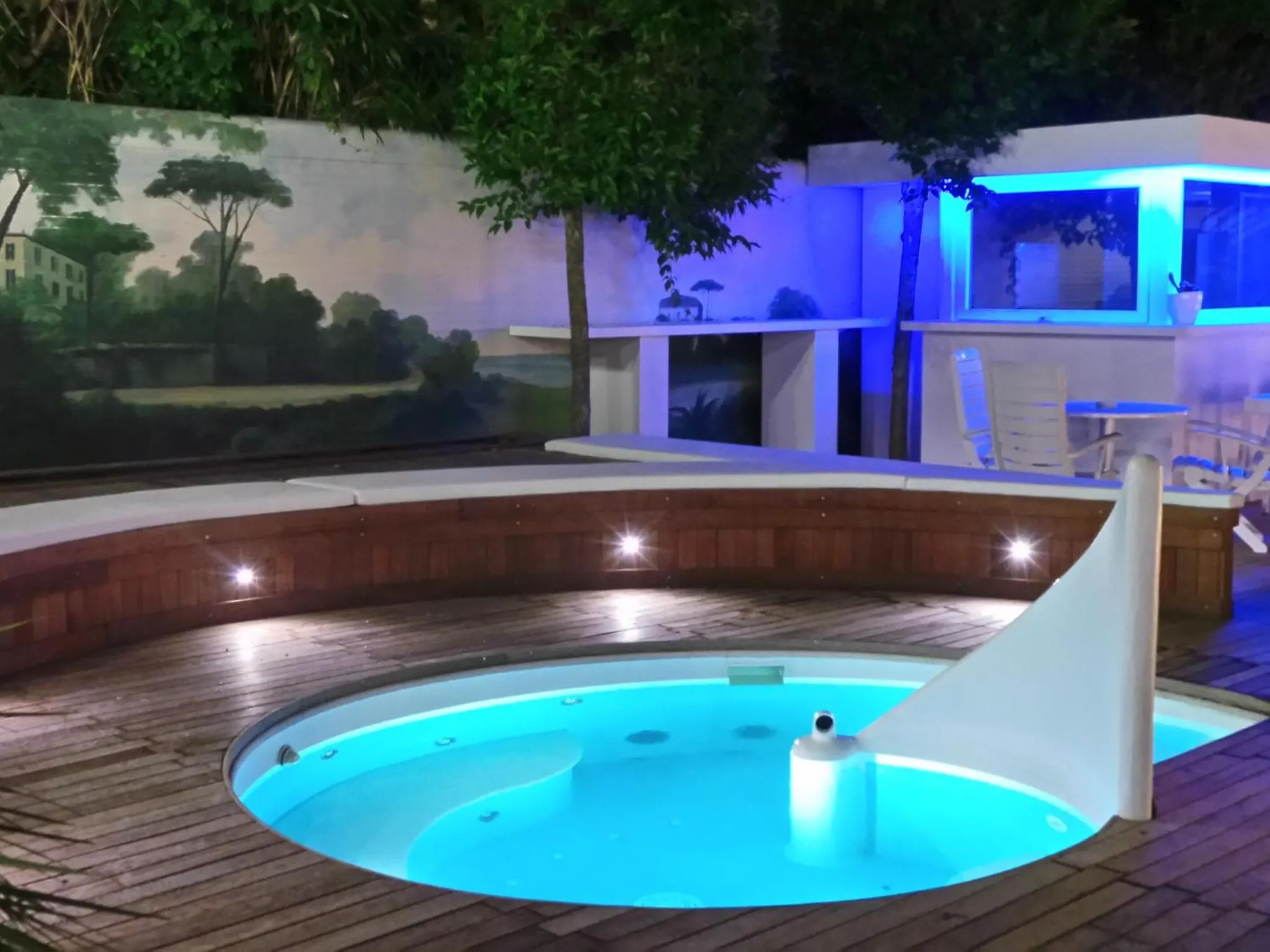 Hot Tub in Hotel Nettuno