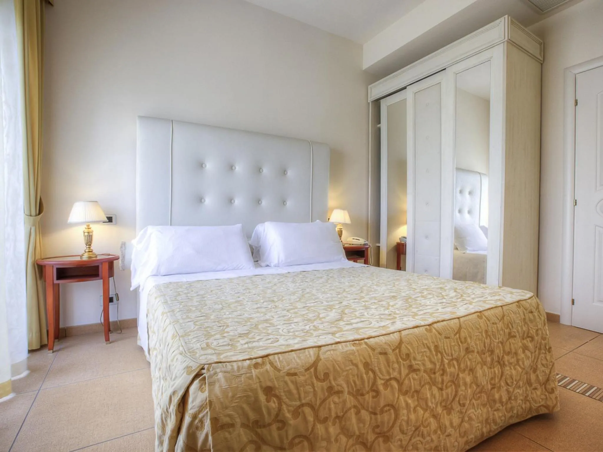 Bedroom, Bed in Hotel Nettuno