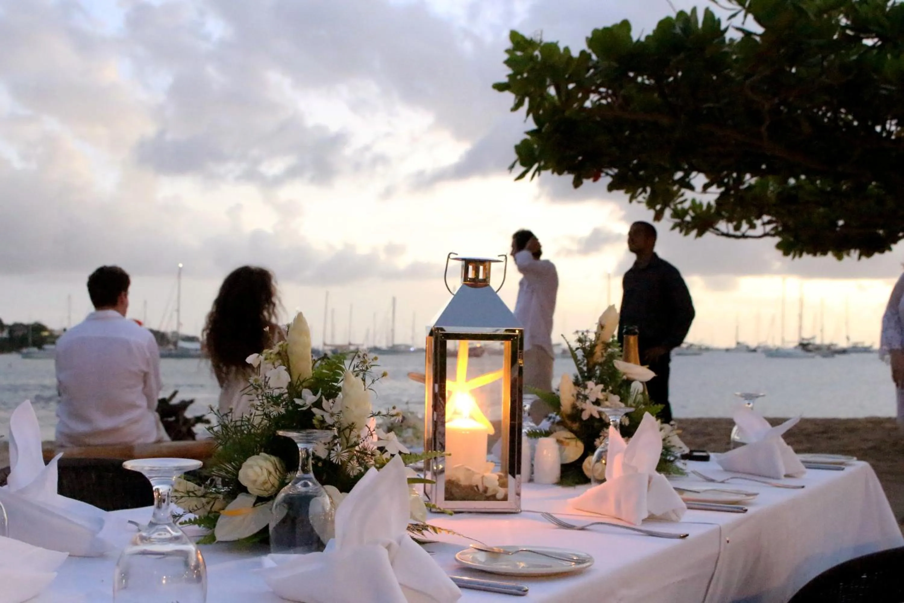 Restaurant/places to eat in Calabash Hotel