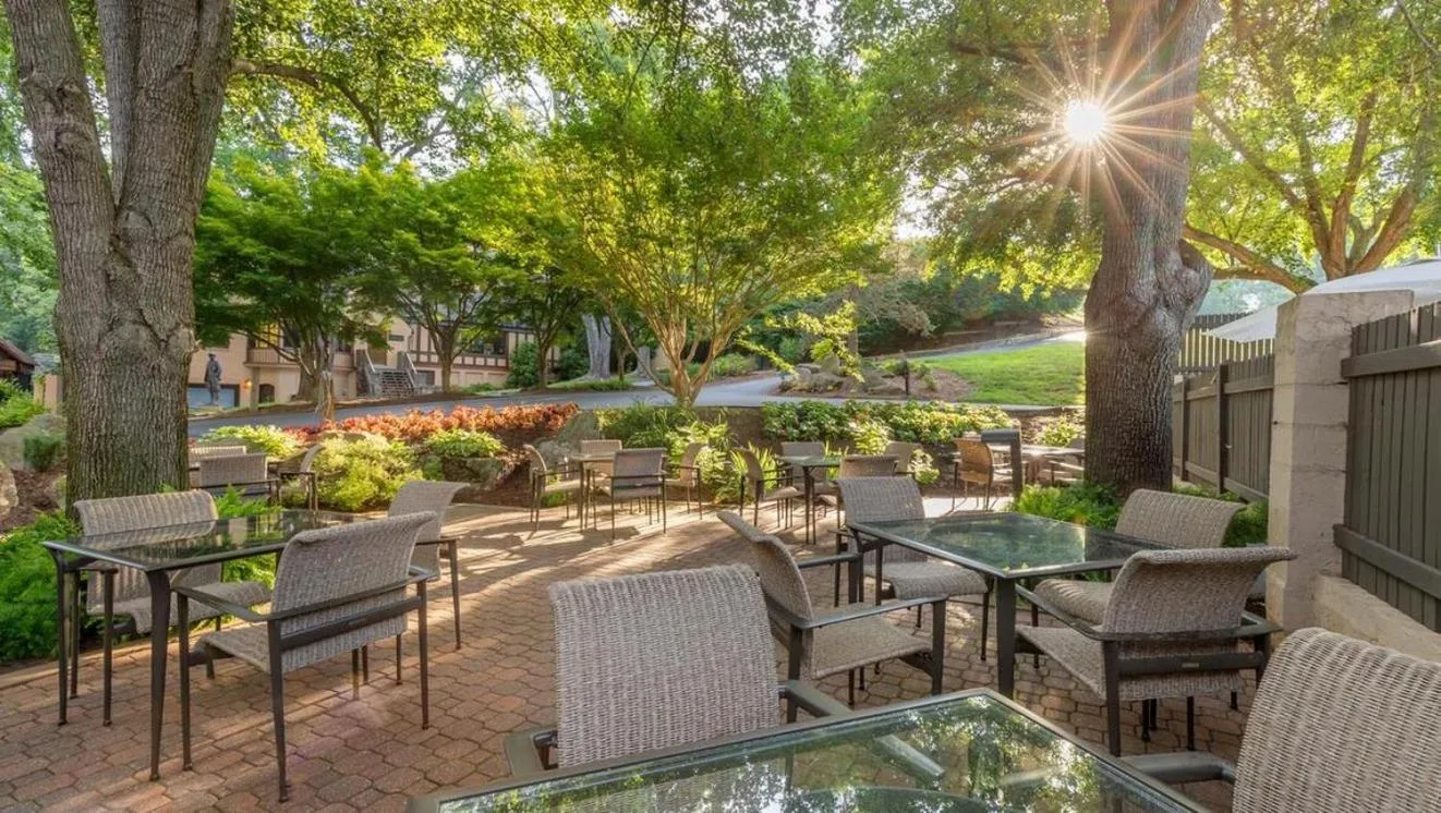 Lounge or bar in The Omni Grove Park Inn & Spa - Asheville