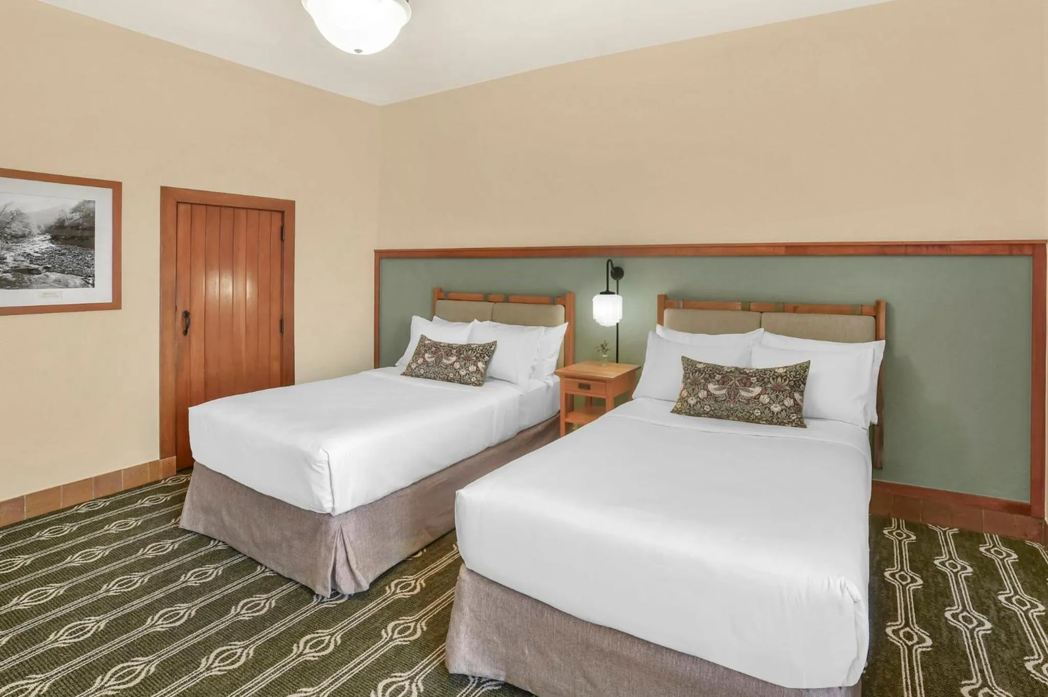 Photo of the whole room, Bed in The Omni Grove Park Inn & Spa - Asheville