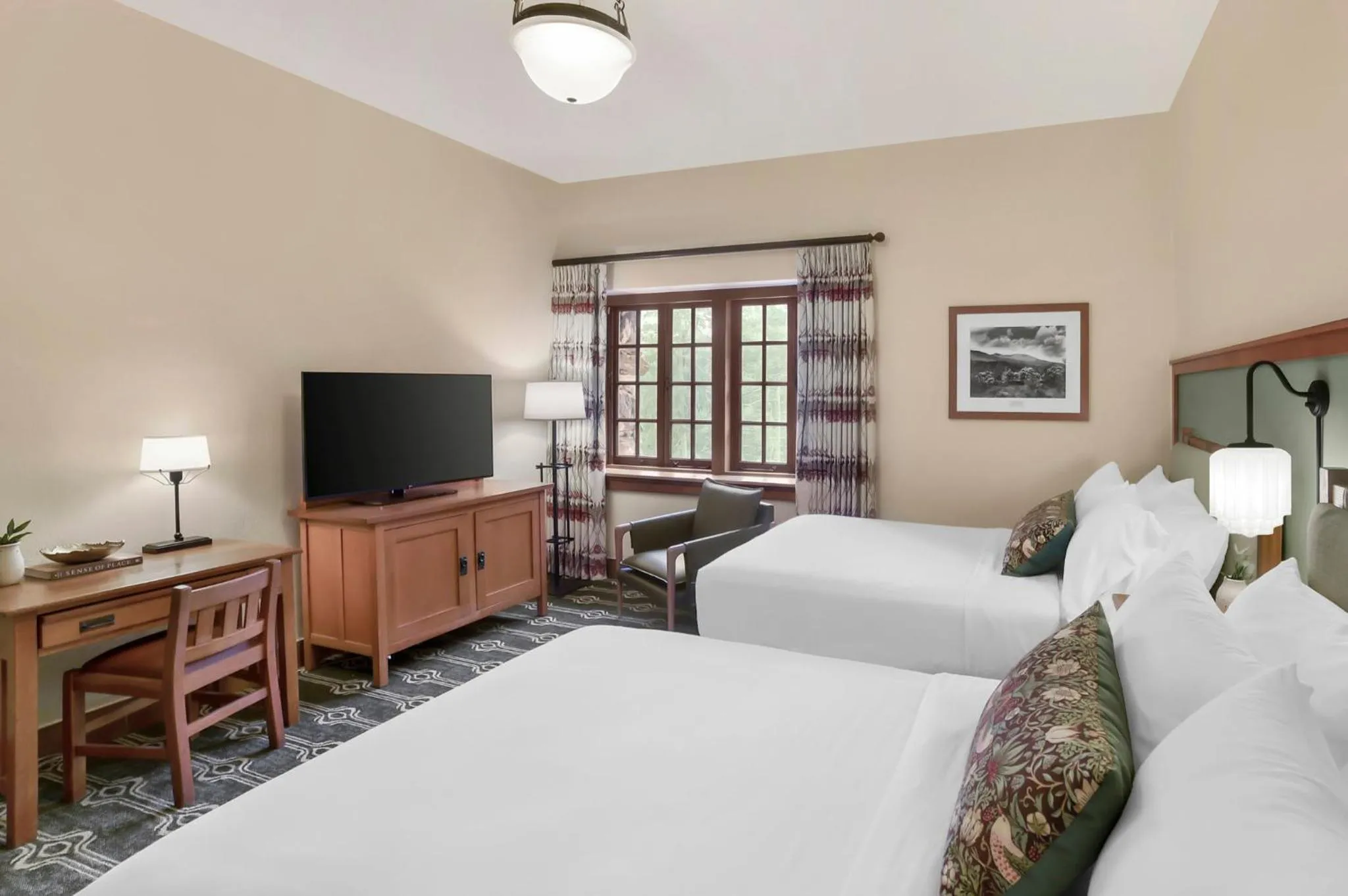Photo of the whole room, Bed in The Omni Grove Park Inn & Spa - Asheville