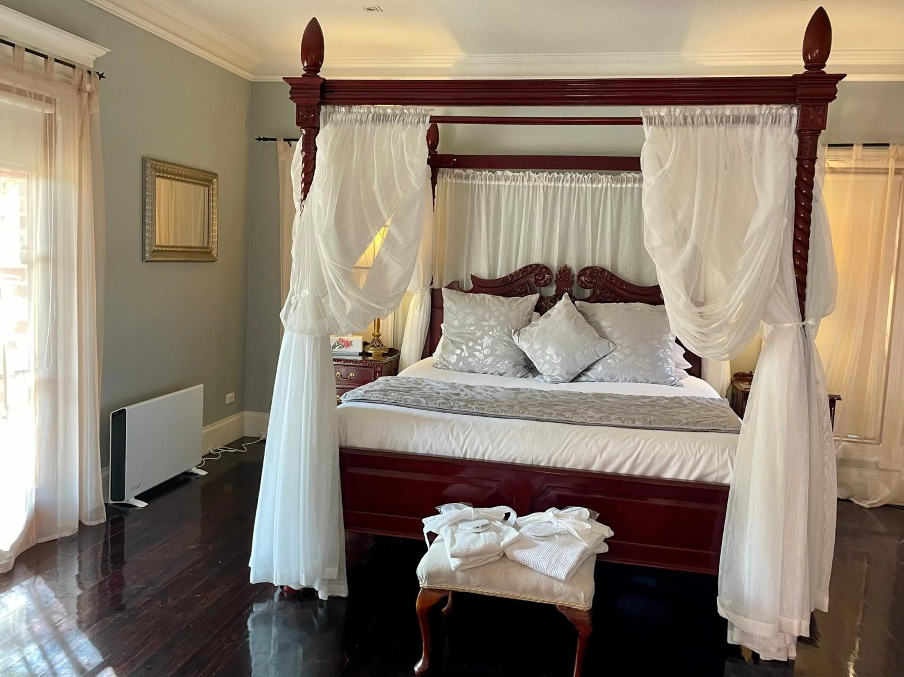 Bed in Jacobs Creek Retreat - Barossa Valley