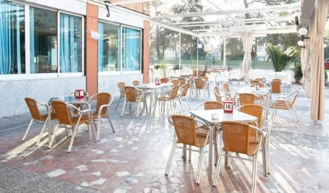 Restaurant/places to eat in El Cisne Verde