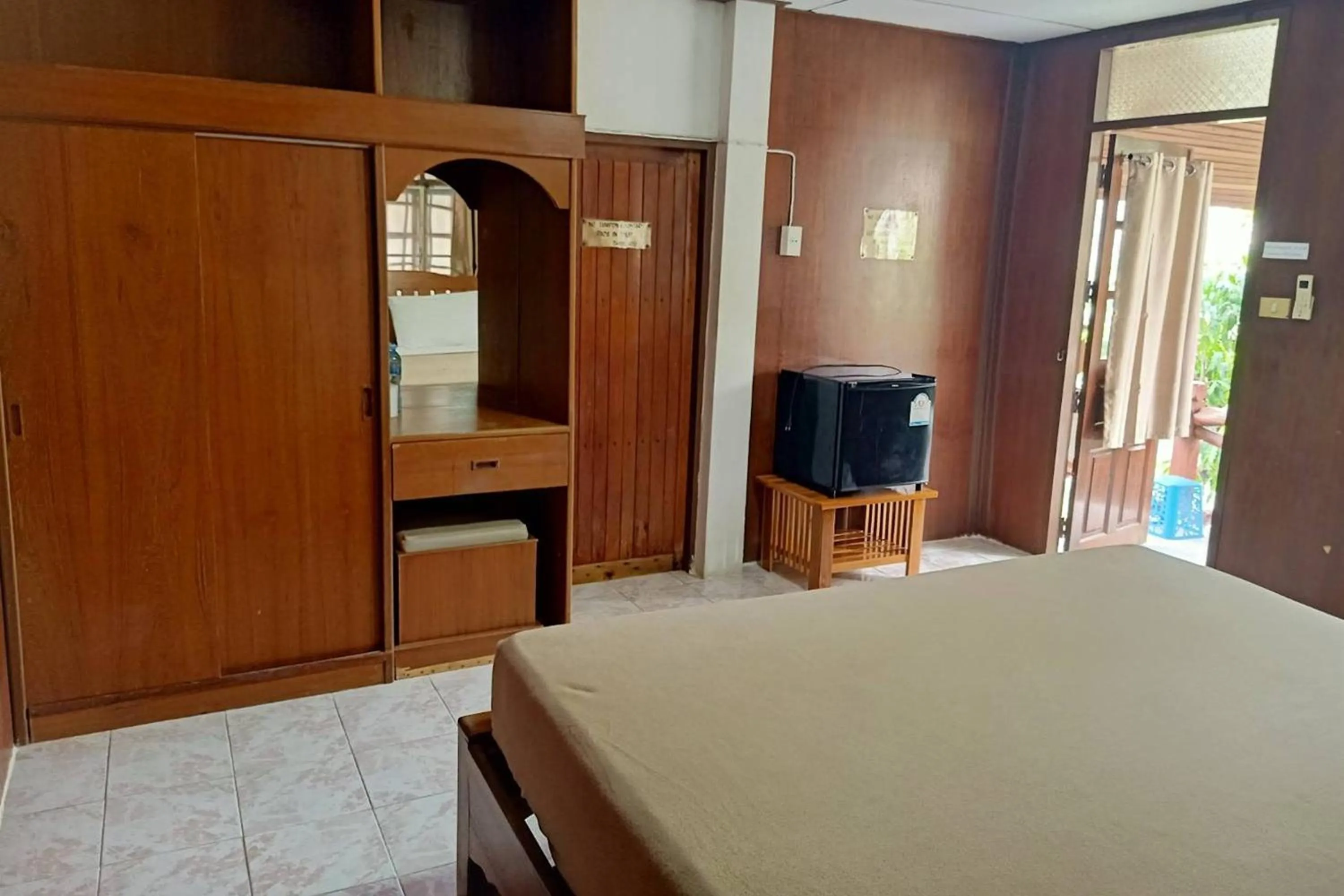 Bedroom, Bed in Palm Point Village