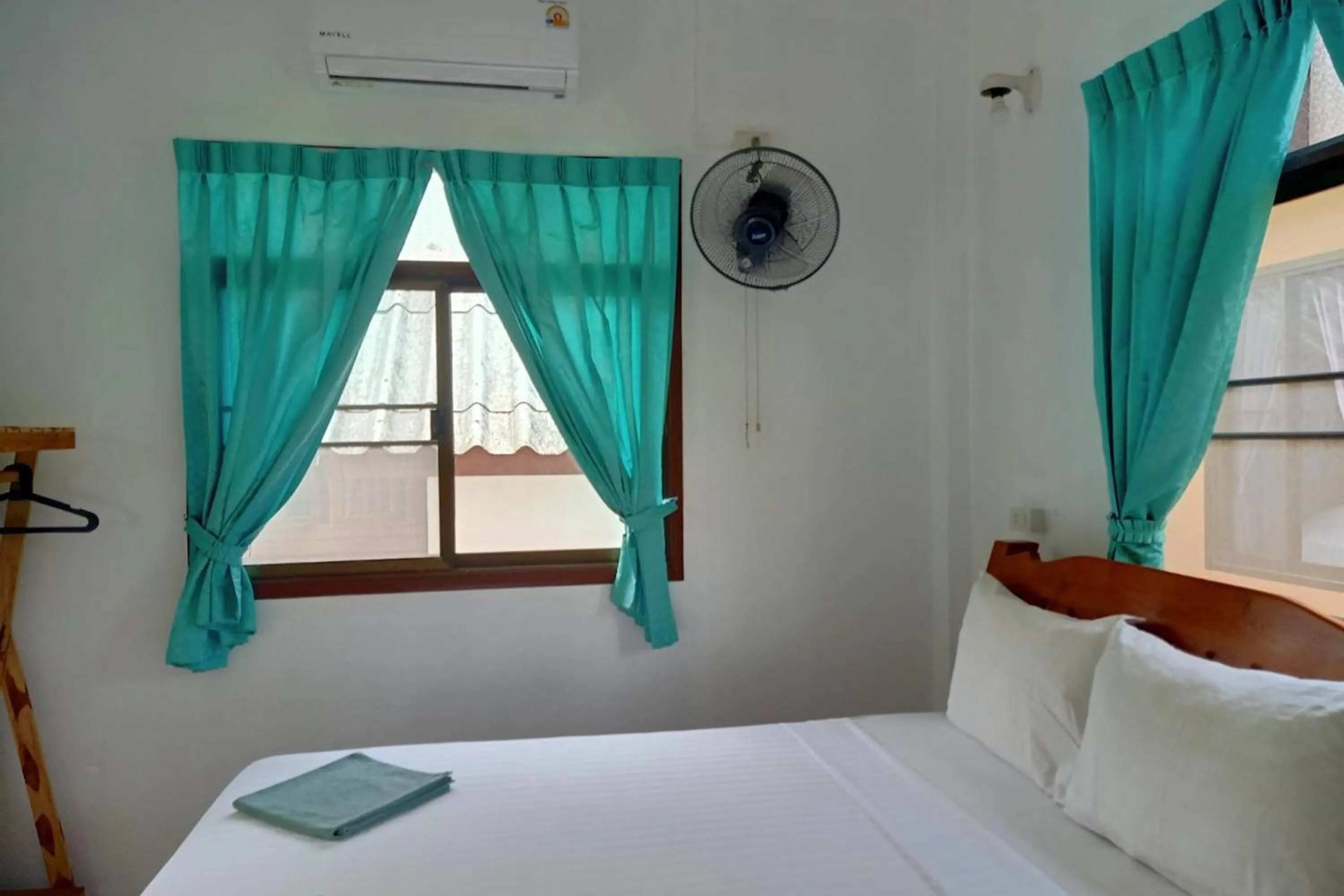 Bedroom, Bed in Palm Point Village