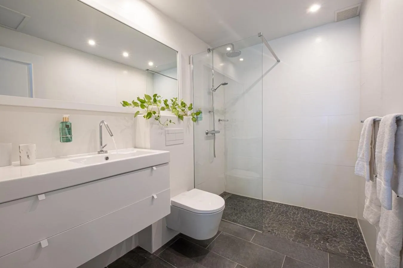 The Bellafonte - Luxury Oceanfront Hotel