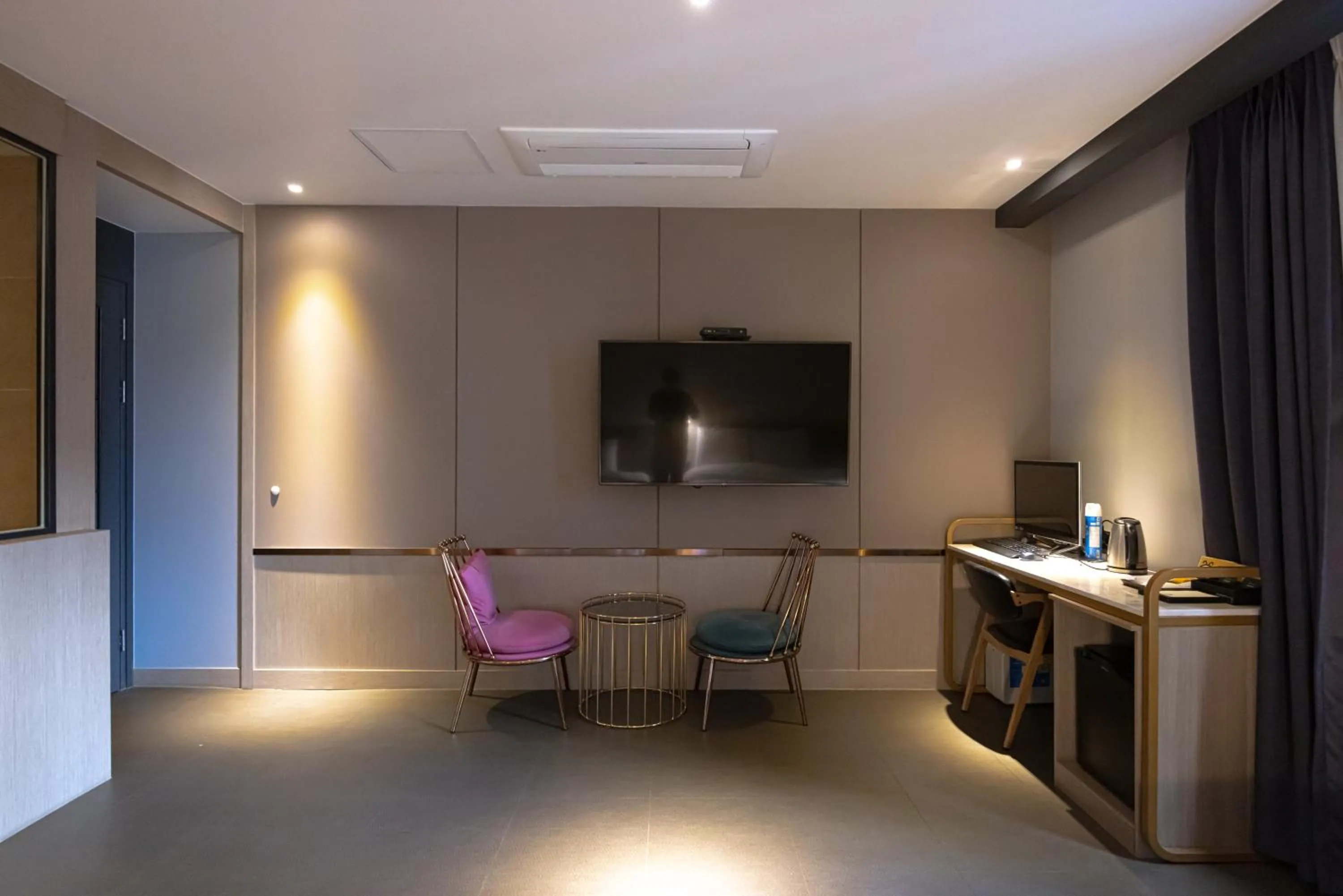 TV and multimedia in Hound Hotel Seomyeon-Beomcheon