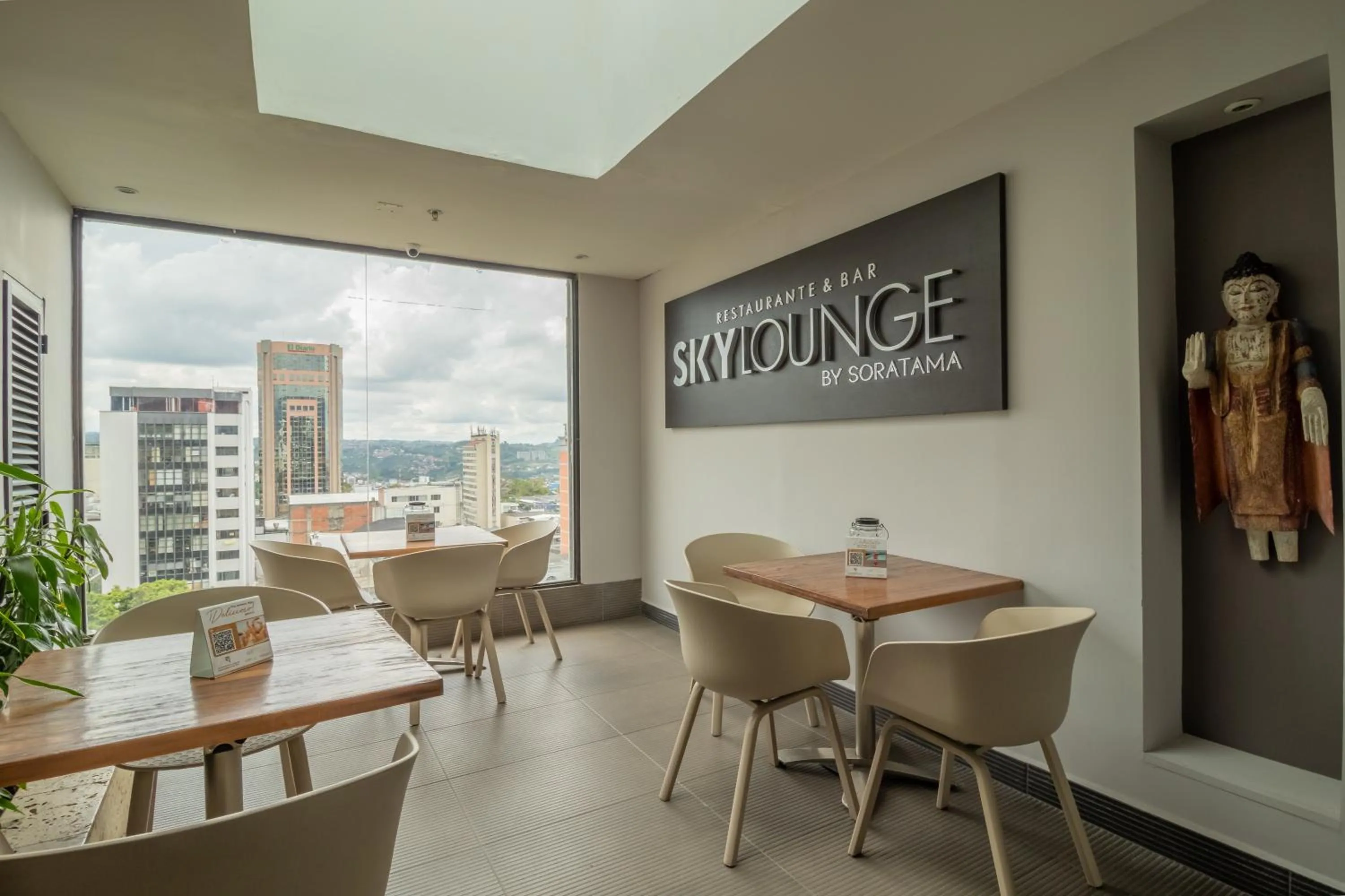 Restaurant/places to eat in Hotel Soratama