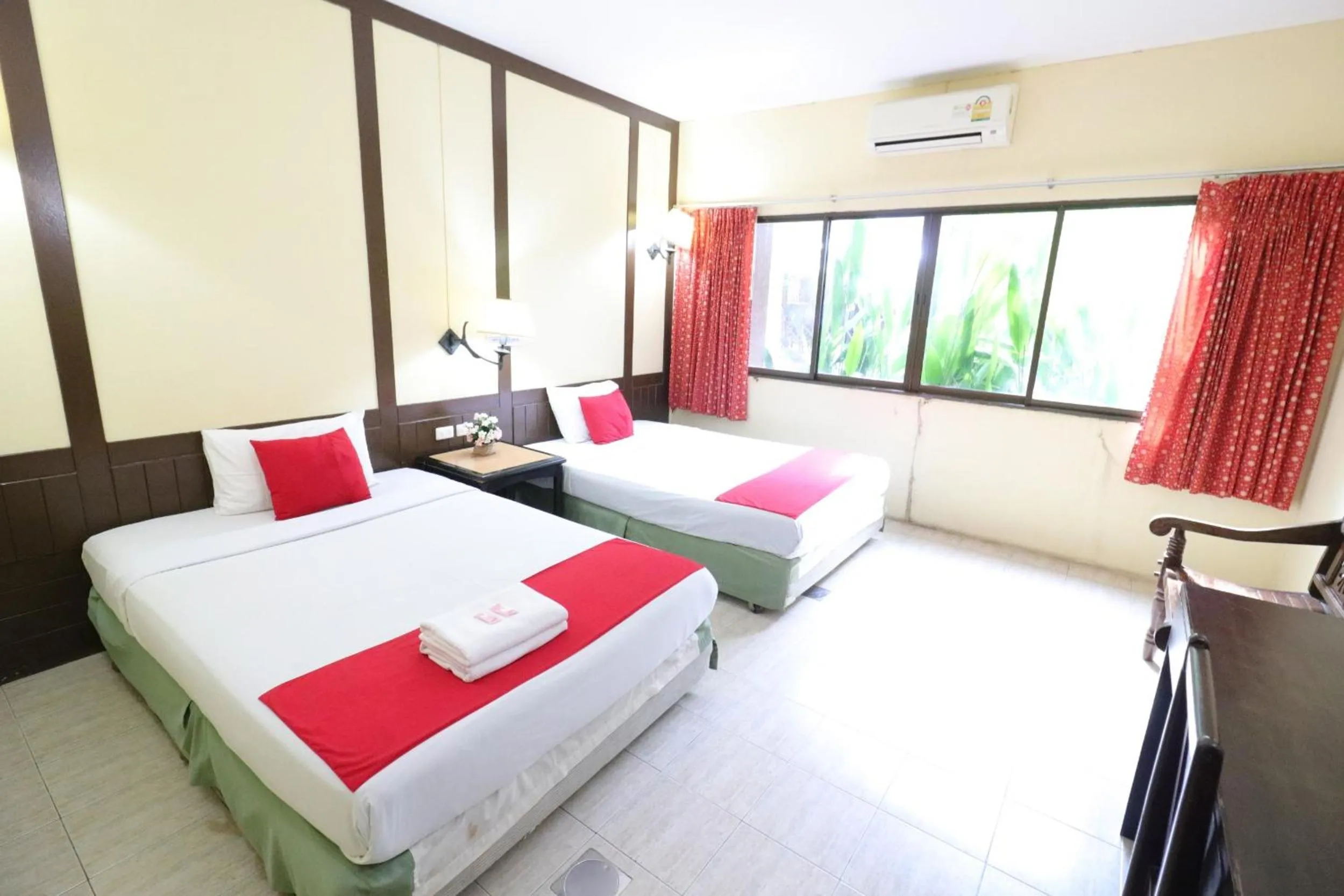 Bed in Baan Nat The Village