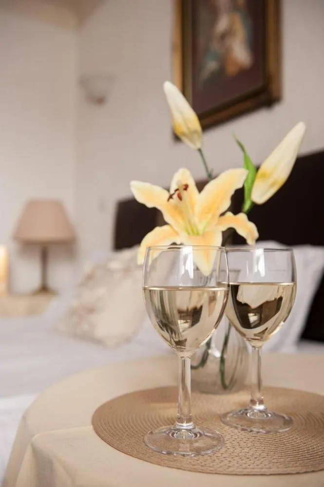 Food and drinks, Bed in Loch Ness Lodge Hotel