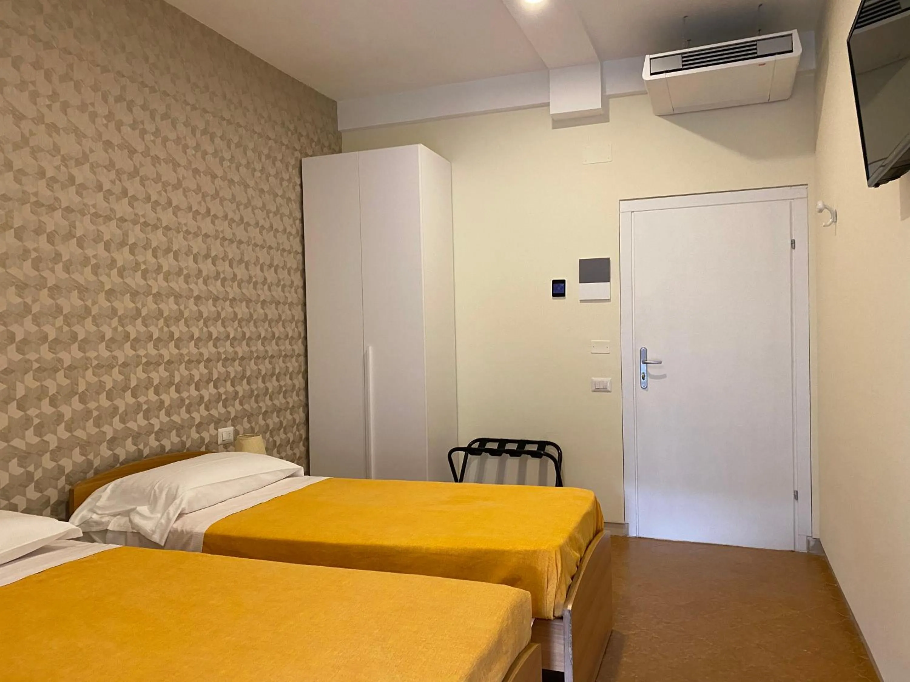 Summer, Bed in Acquaviva Experience B&B