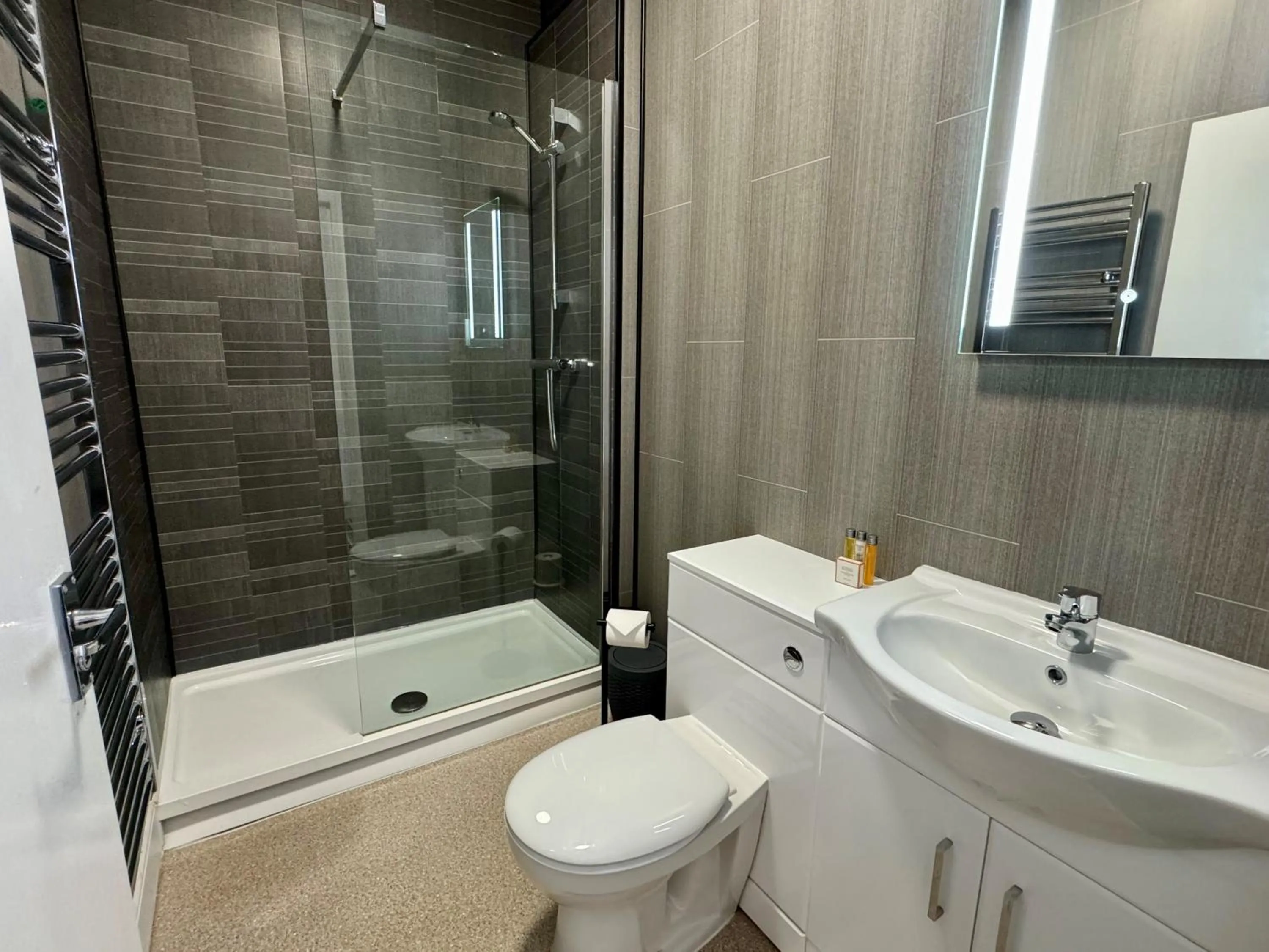 Shower in Luccombe Hall Hotel