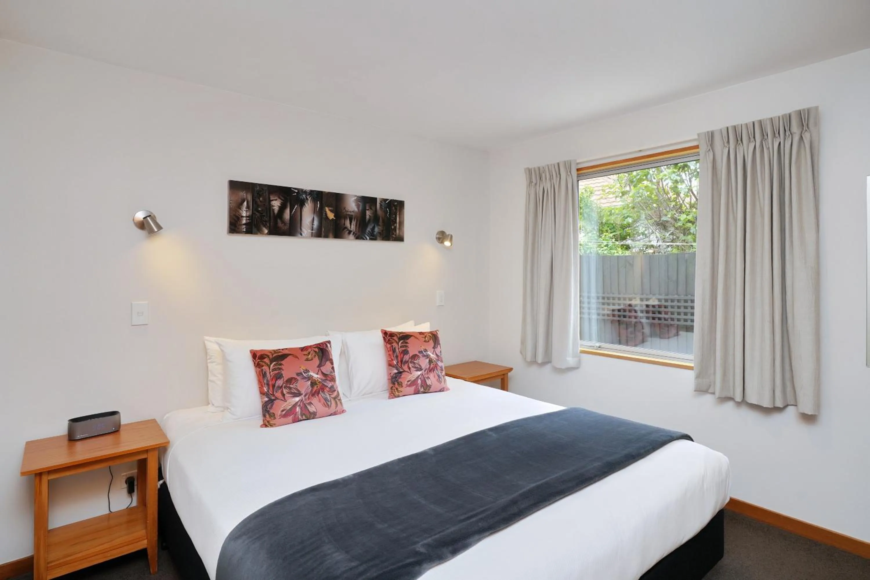 Bed in 306 Motel Apartments