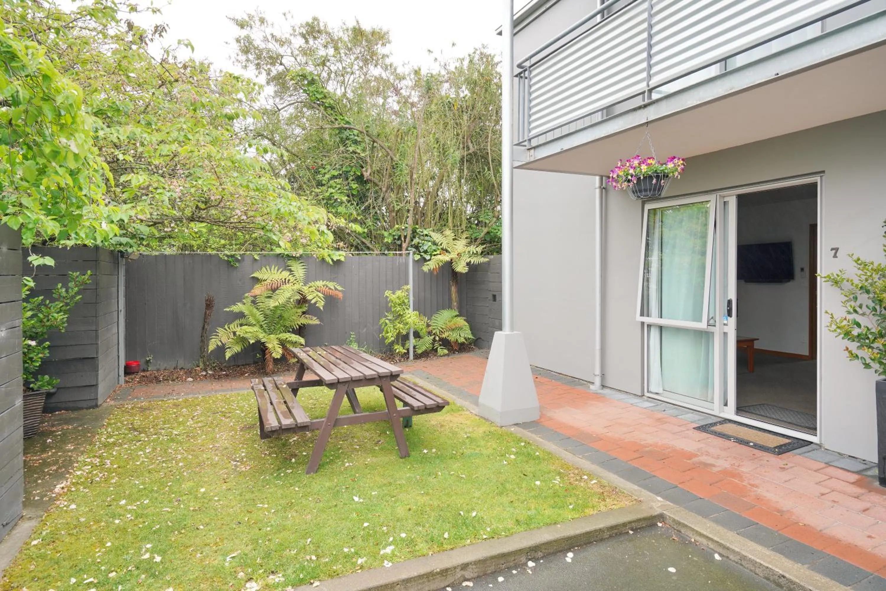 Property building in 306 Motel Apartments