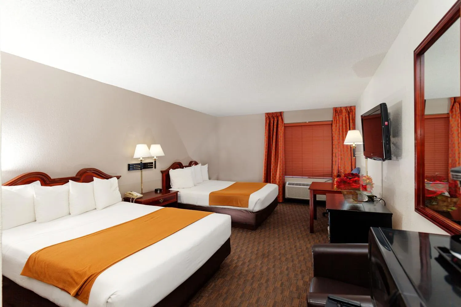 Queen Room with Two Queen Beds - Non-Smoking in The Niobrara Lodge