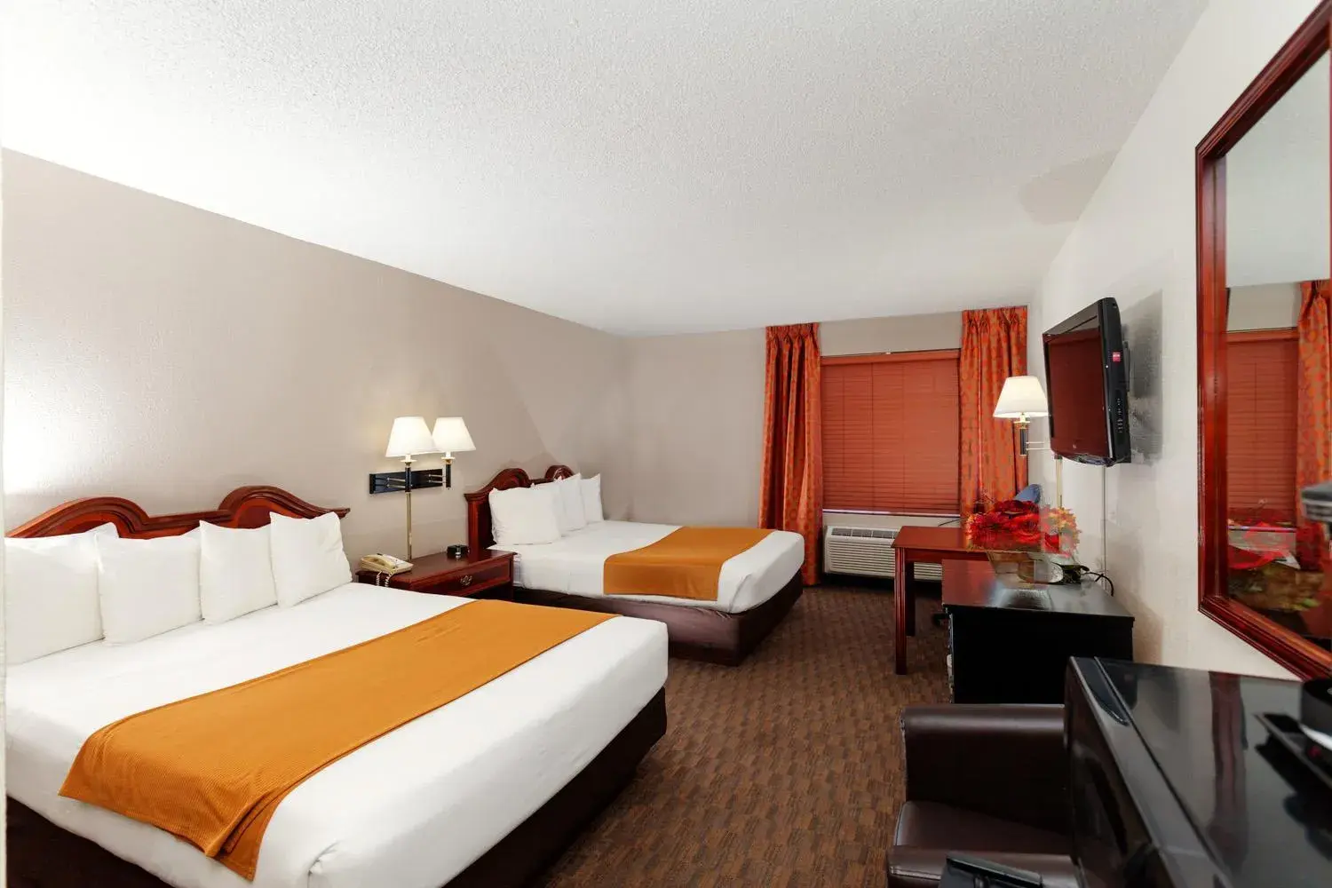 Queen Room with Two Queen Beds - Non-Smoking in The Niobrara Lodge Queen Room with Two Queen Beds - Non-Smoking in The Niobrara Lodge