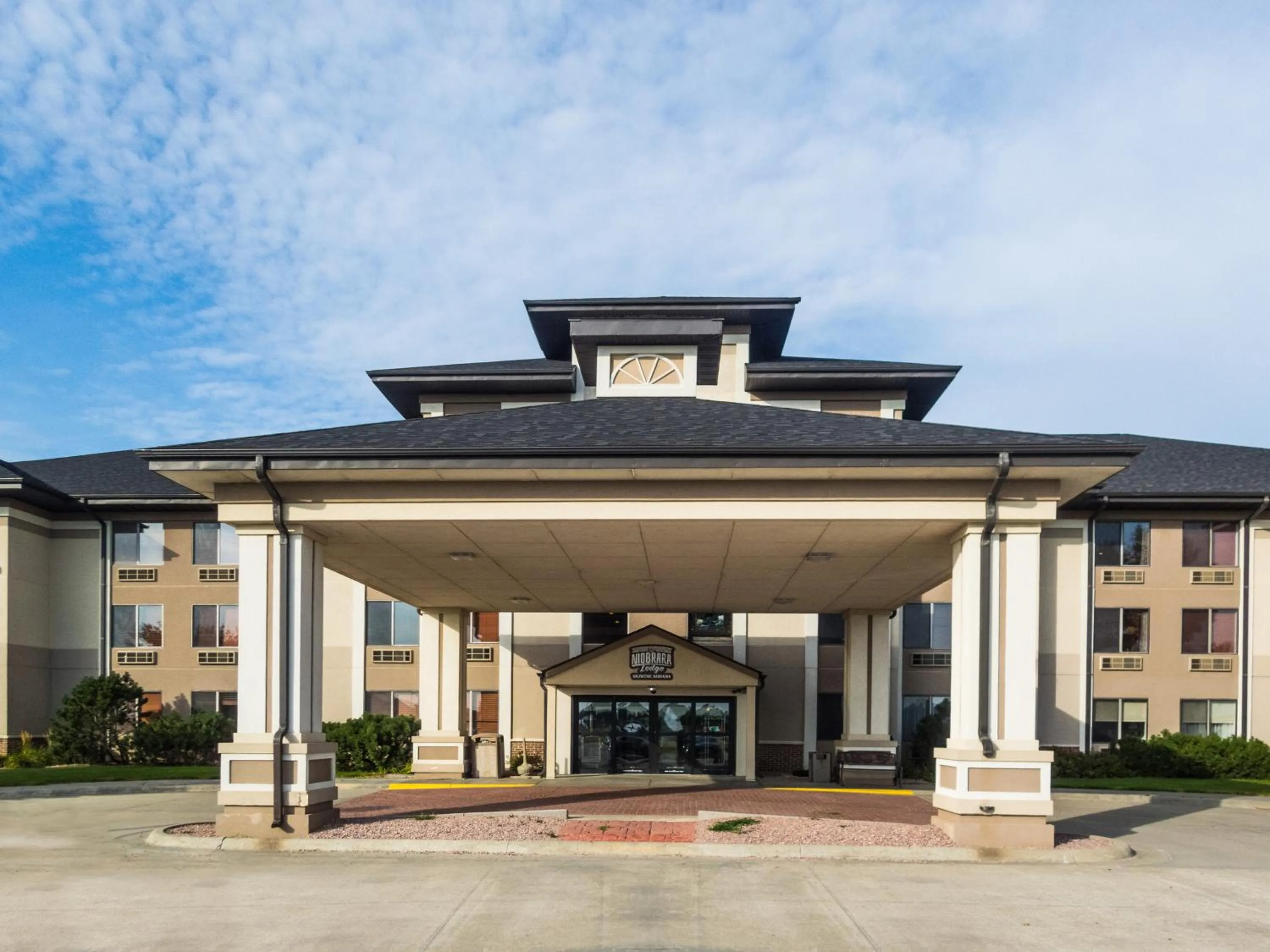 Facade/entrance in The Niobrara Lodge