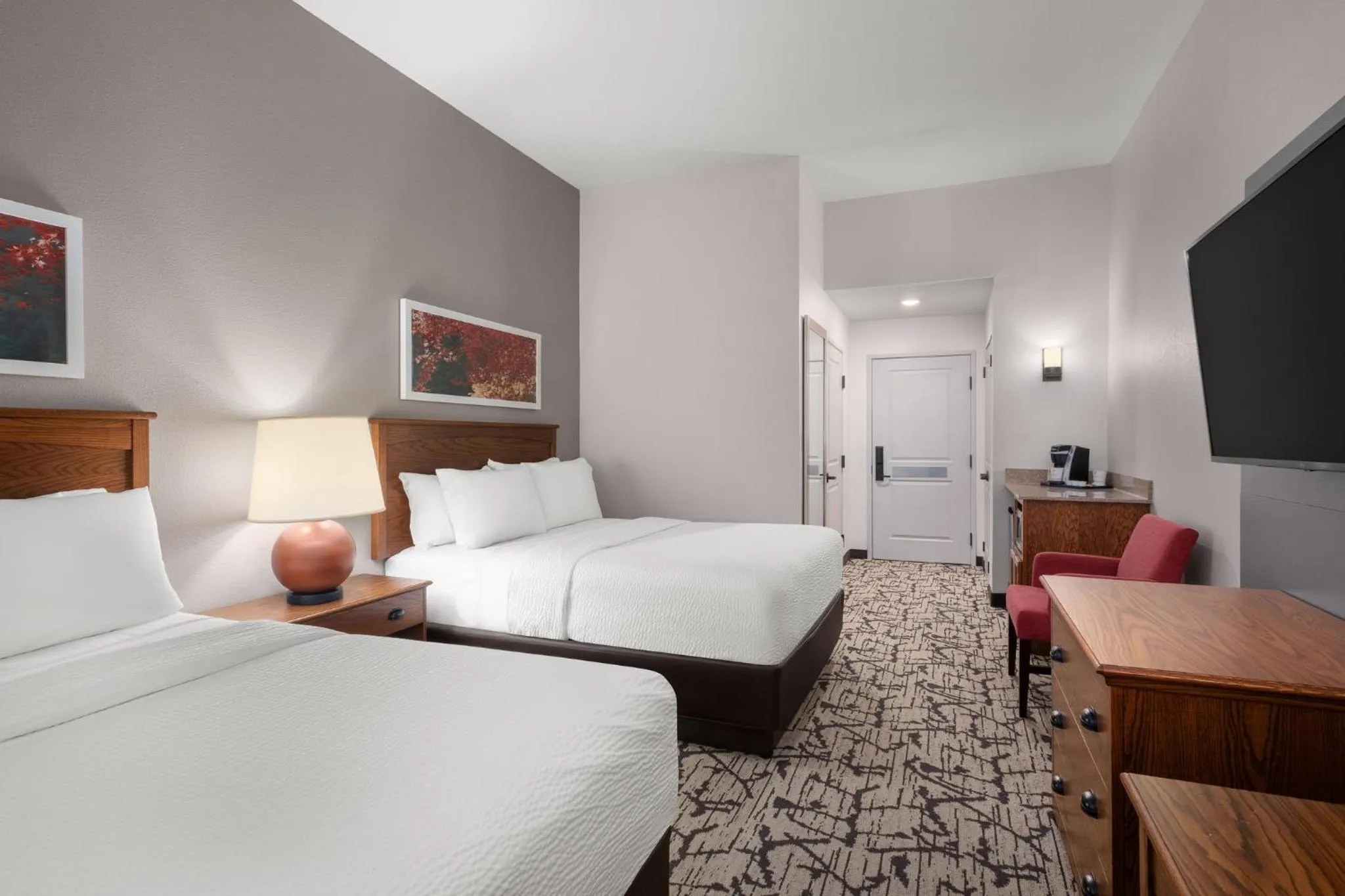 Photo of the whole room, Bed in Holiday Inn Stevens Point - Convention Center by IHG