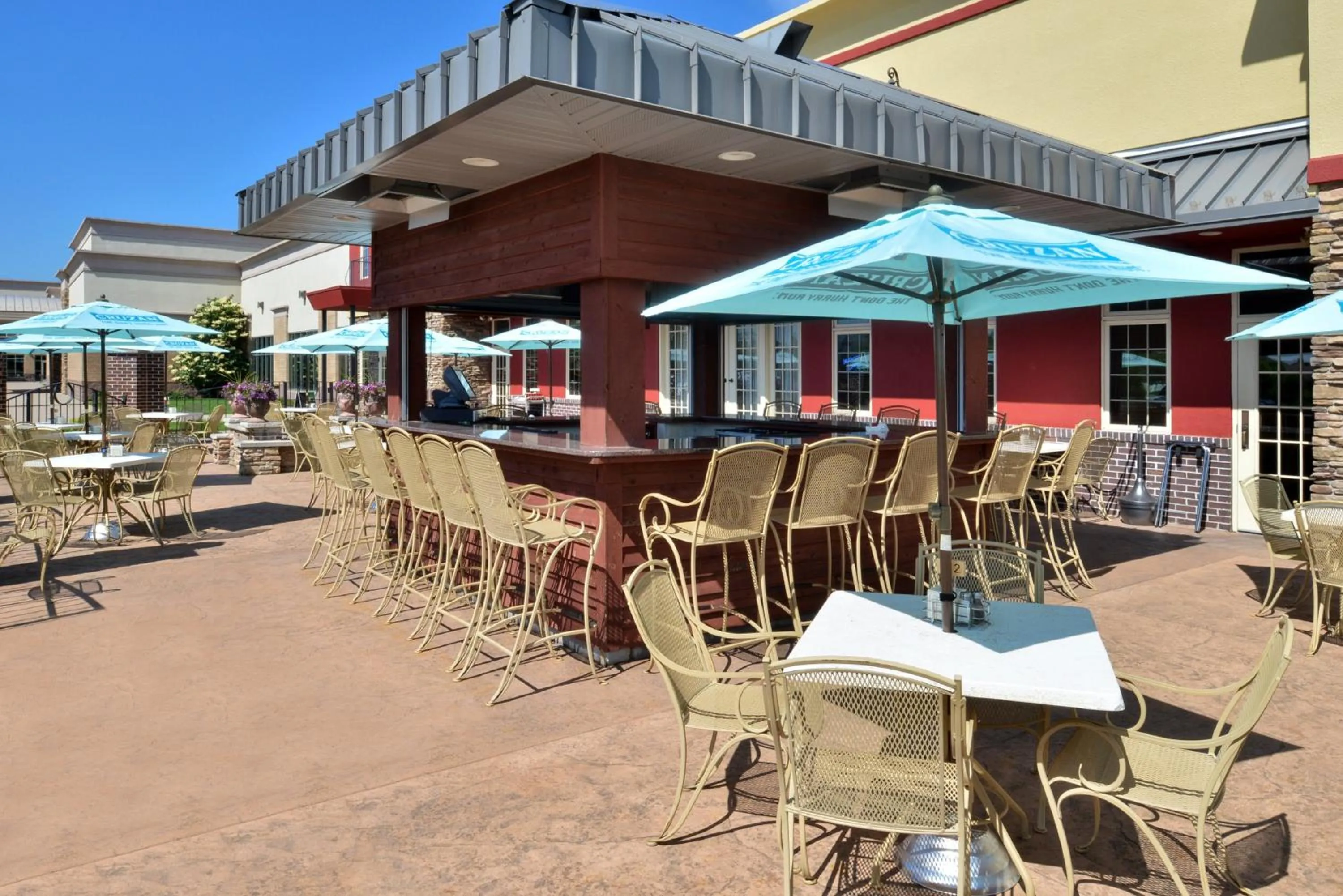 Lounge or bar in Holiday Inn Stevens Point - Convention Center by IHG