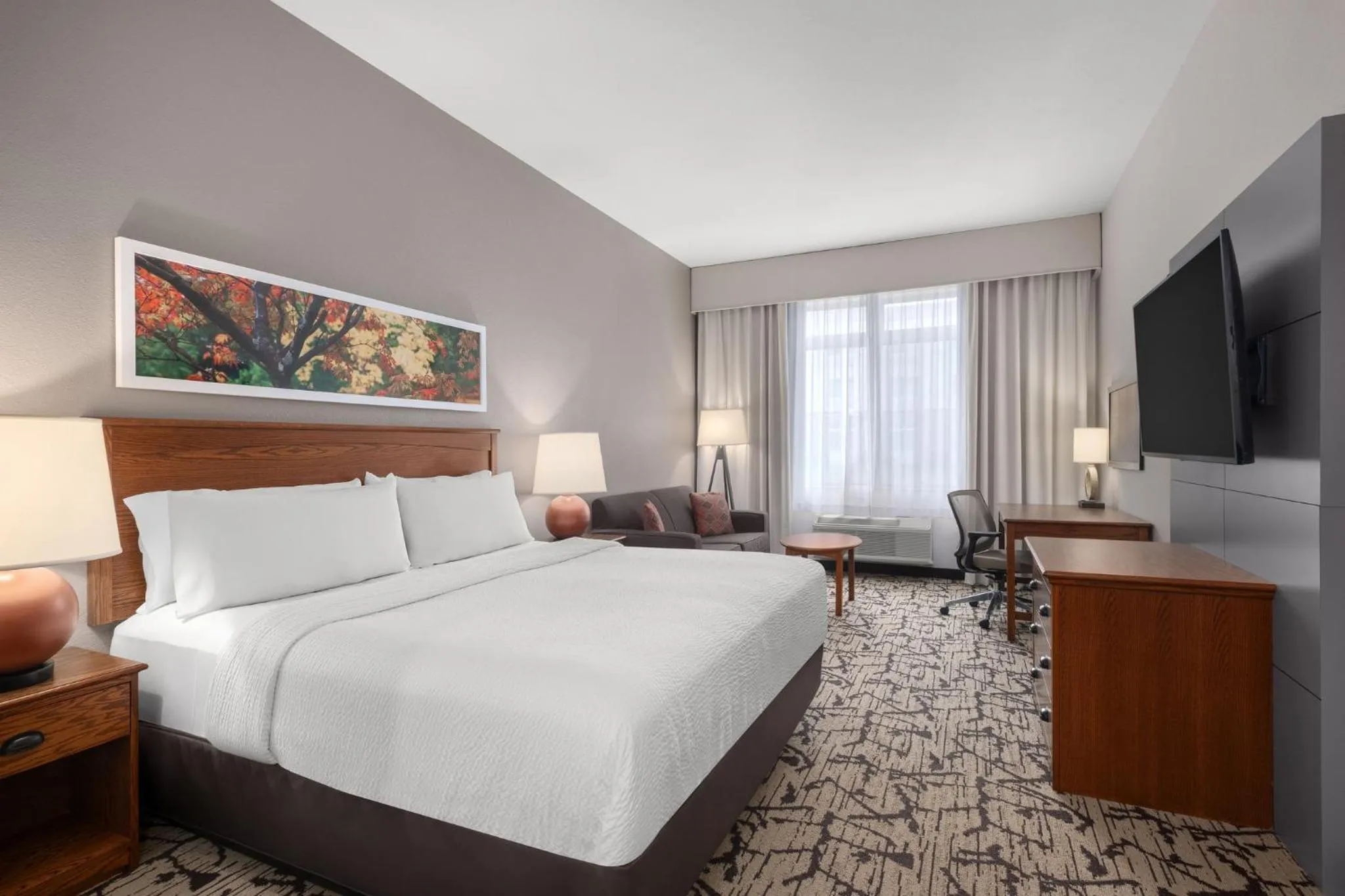 Photo of the whole room, Bed in Holiday Inn Stevens Point - Convention Center by IHG