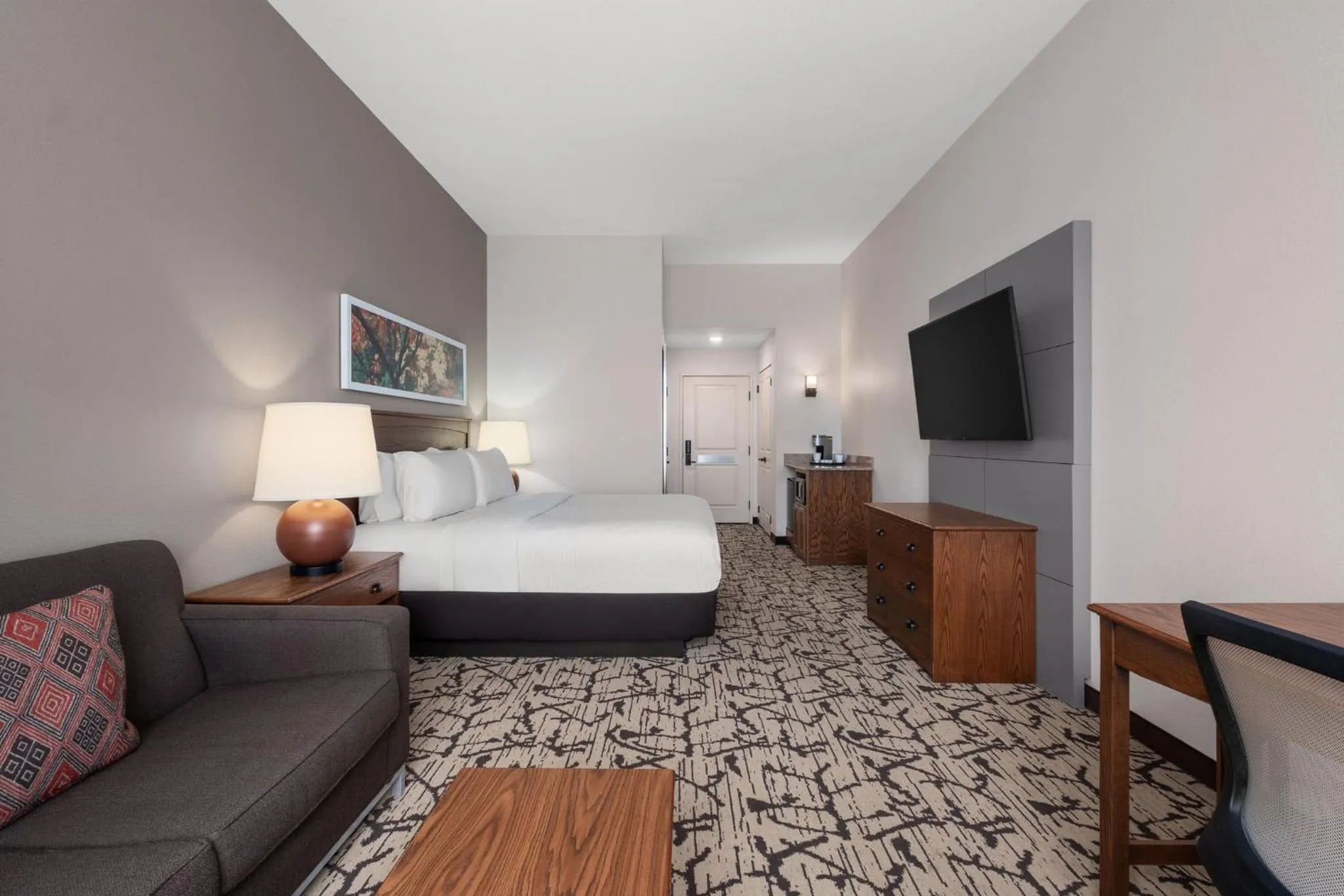 Photo of the whole room, Bed in Holiday Inn Stevens Point - Convention Center by IHG