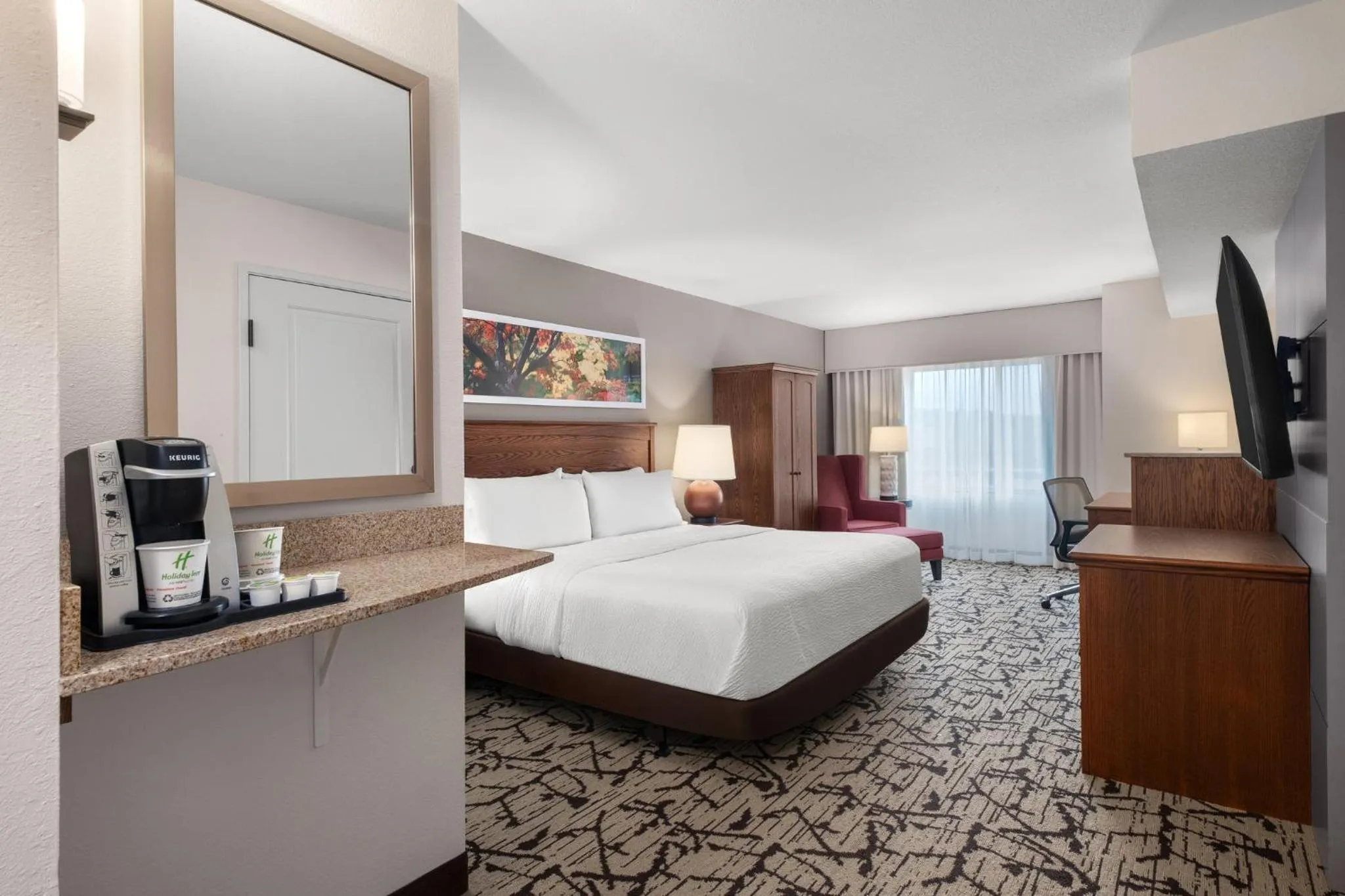 Photo of the whole room, Bed in Holiday Inn Stevens Point - Convention Center by IHG