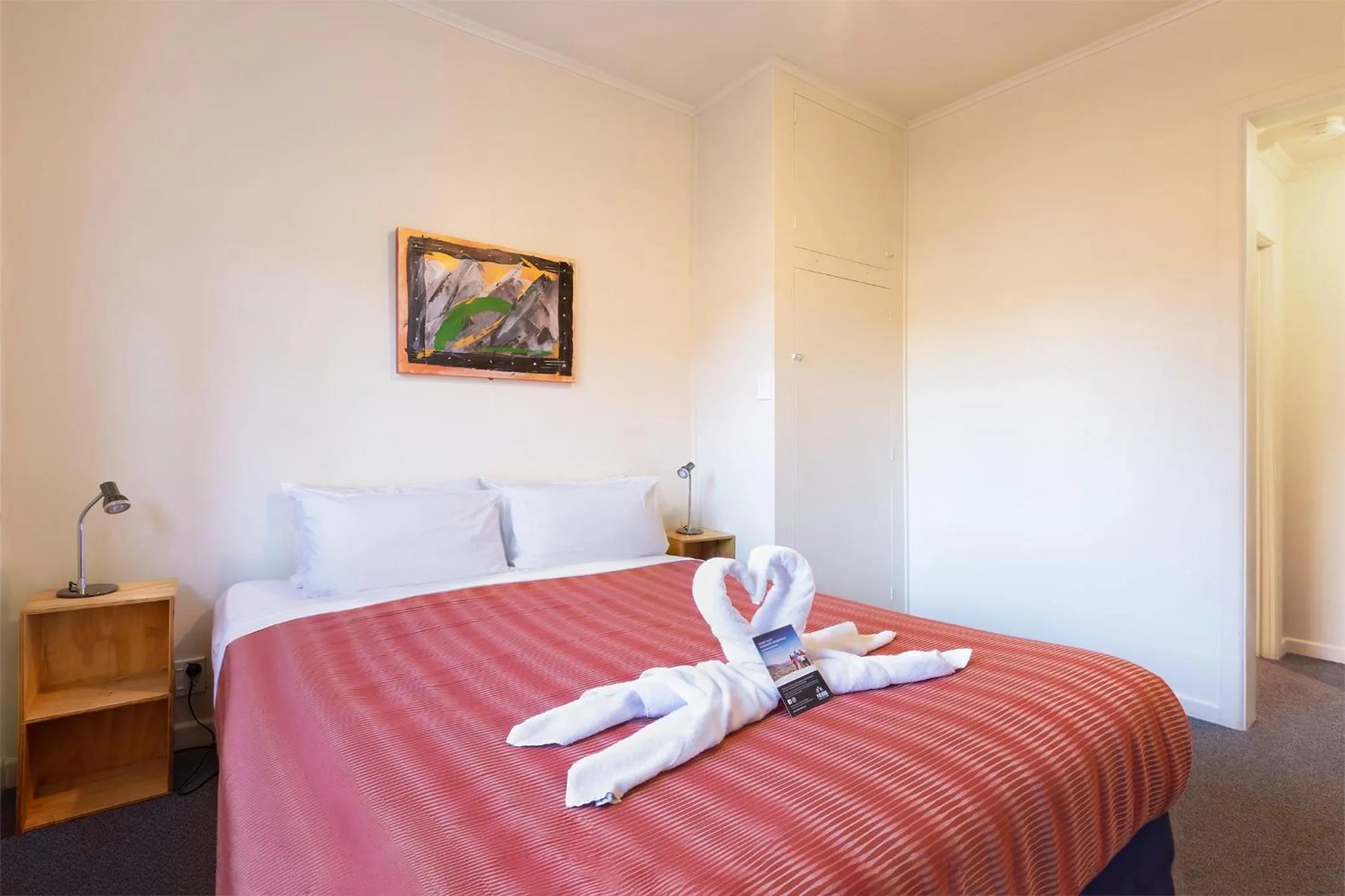 Bed in Pinewood Queenstown