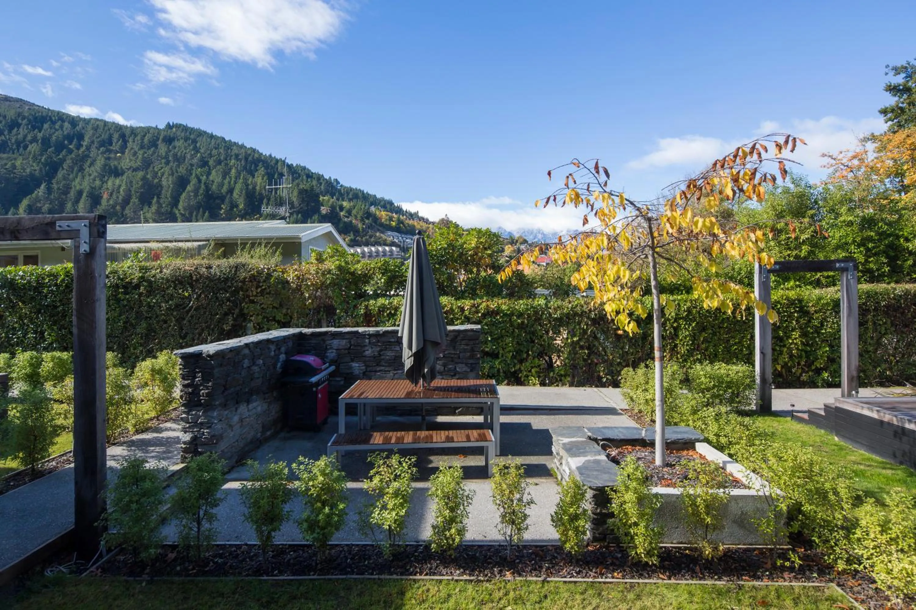 Garden in Pinewood Queenstown