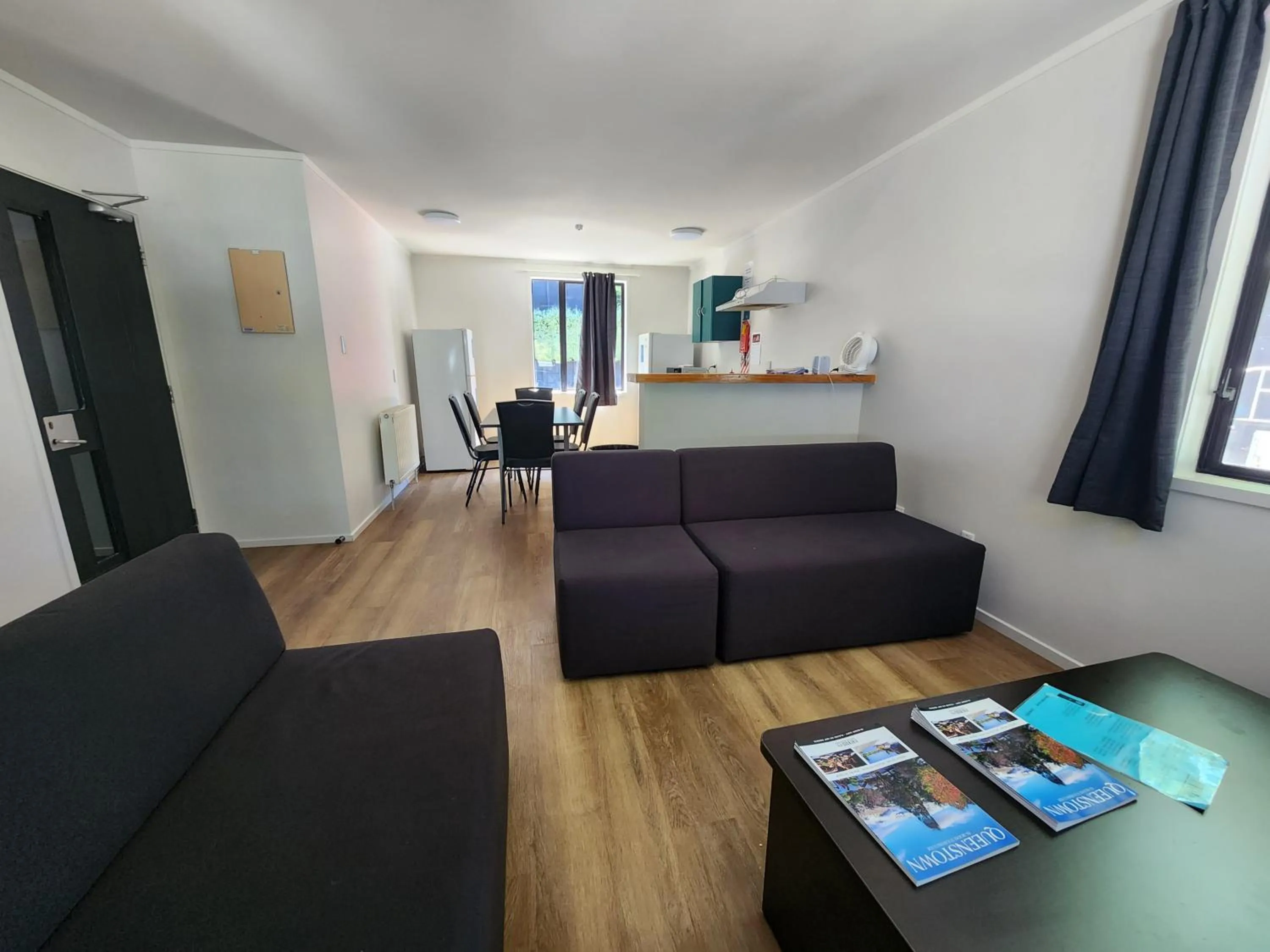 Living room in Pinewood Queenstown