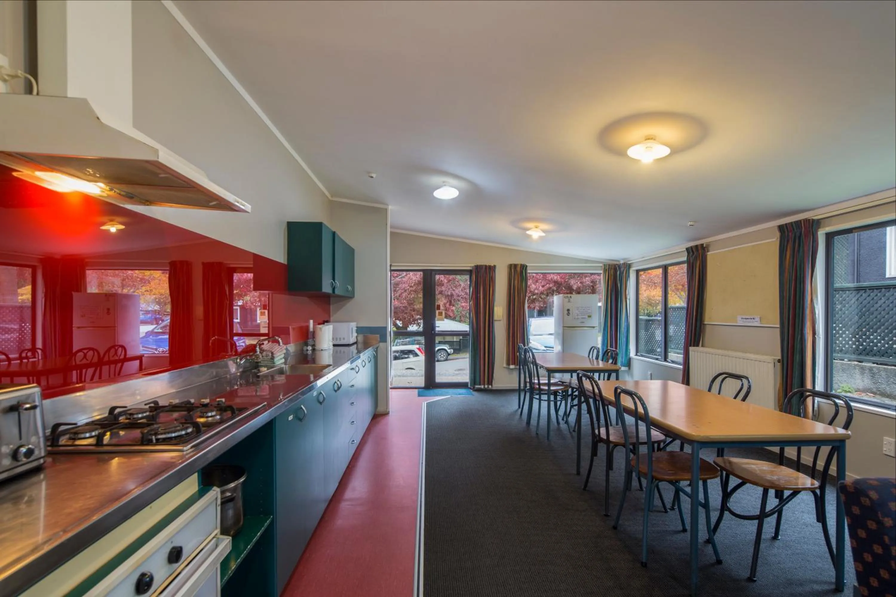 Communal lounge/ TV room in Pinewood Queenstown