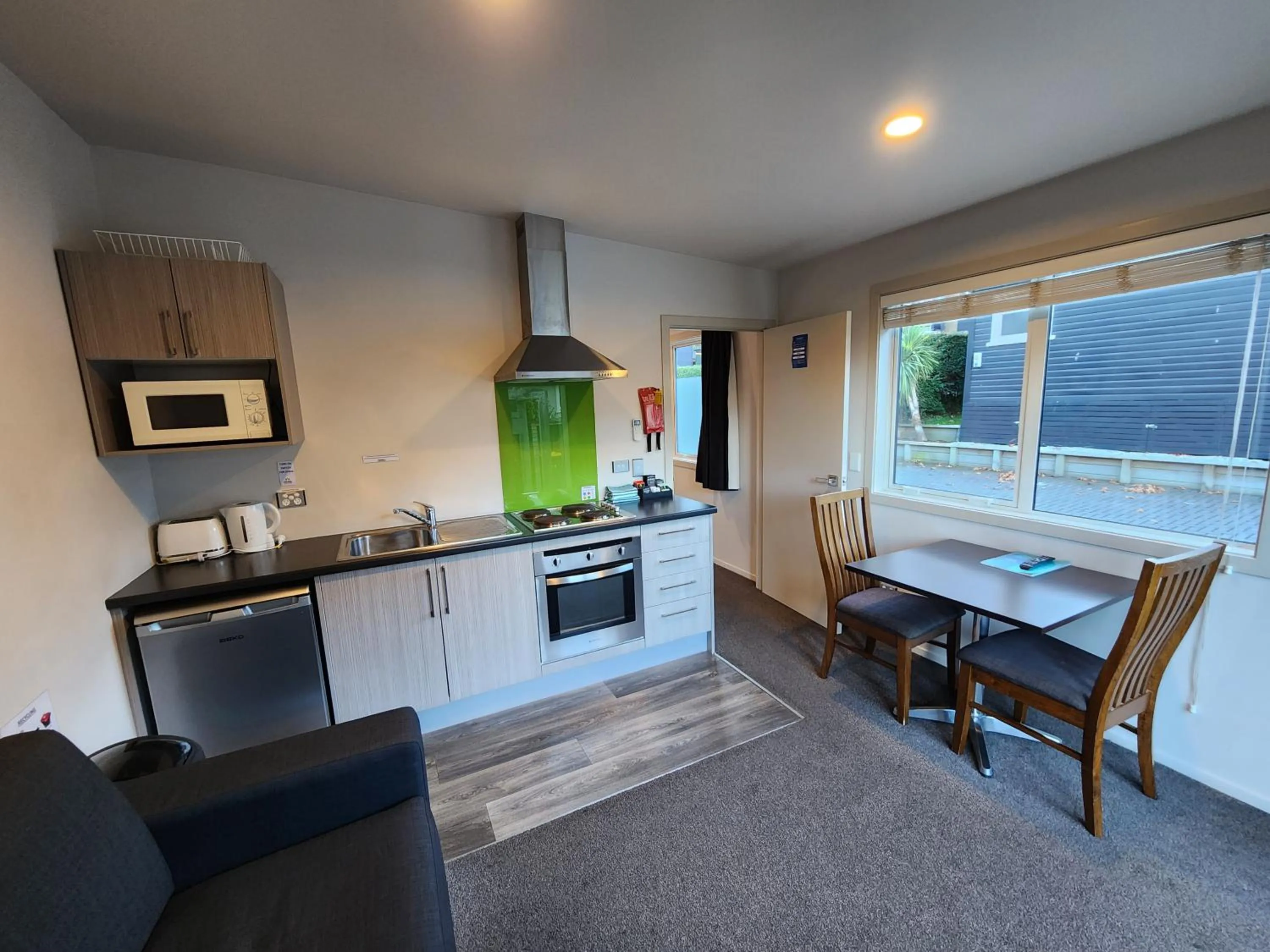 Kitchen or kitchenette in Pinewood Queenstown