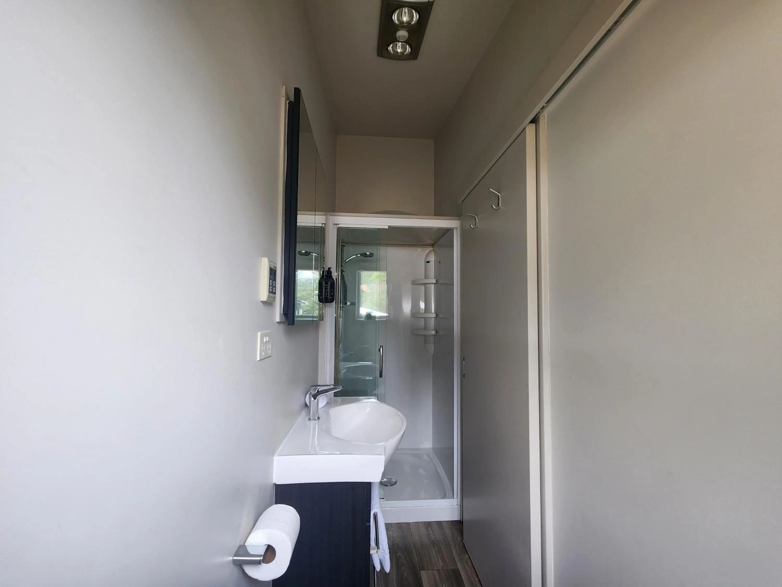 Shower in Pinewood Queenstown