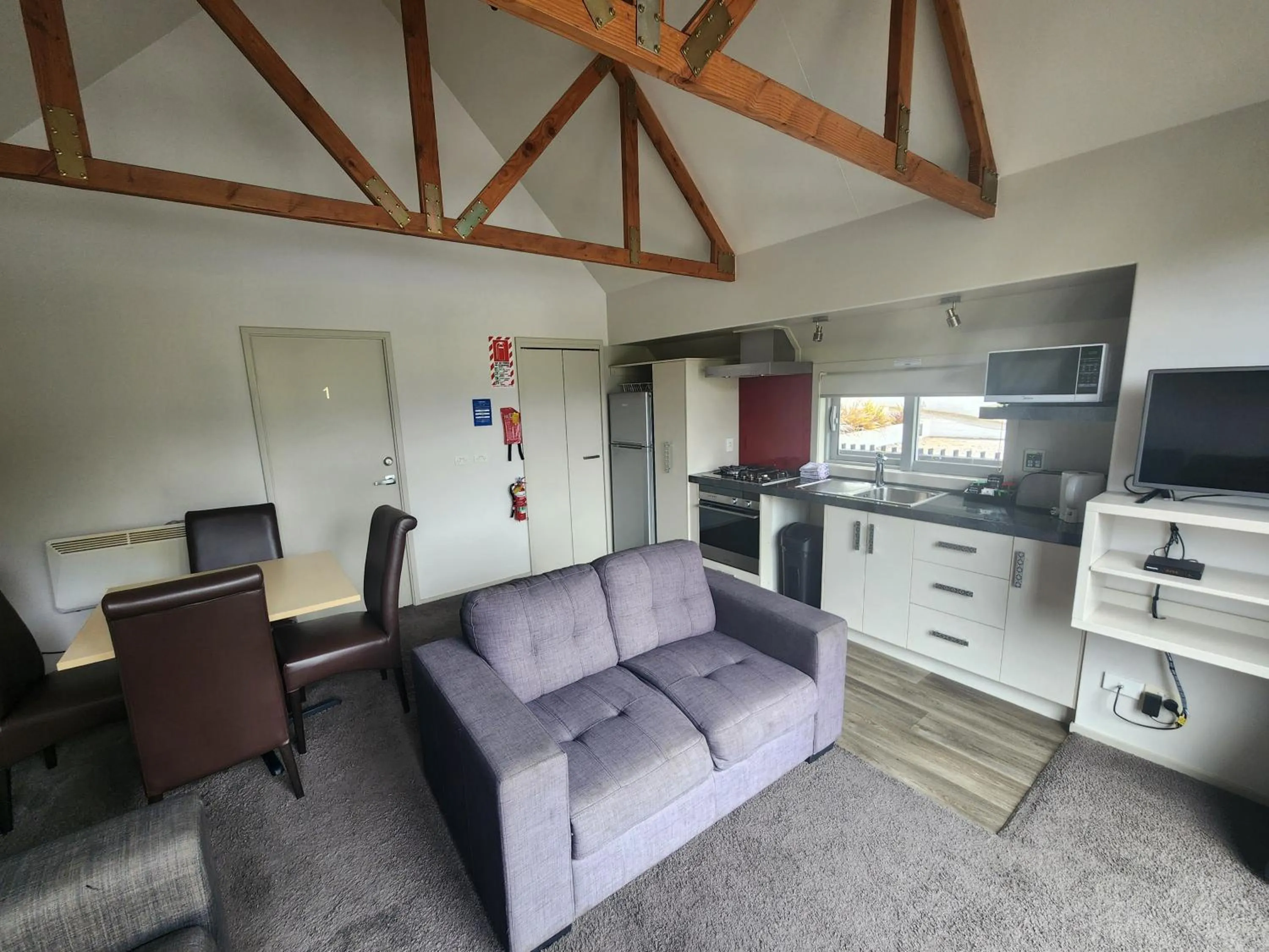 Living room in Pinewood Queenstown