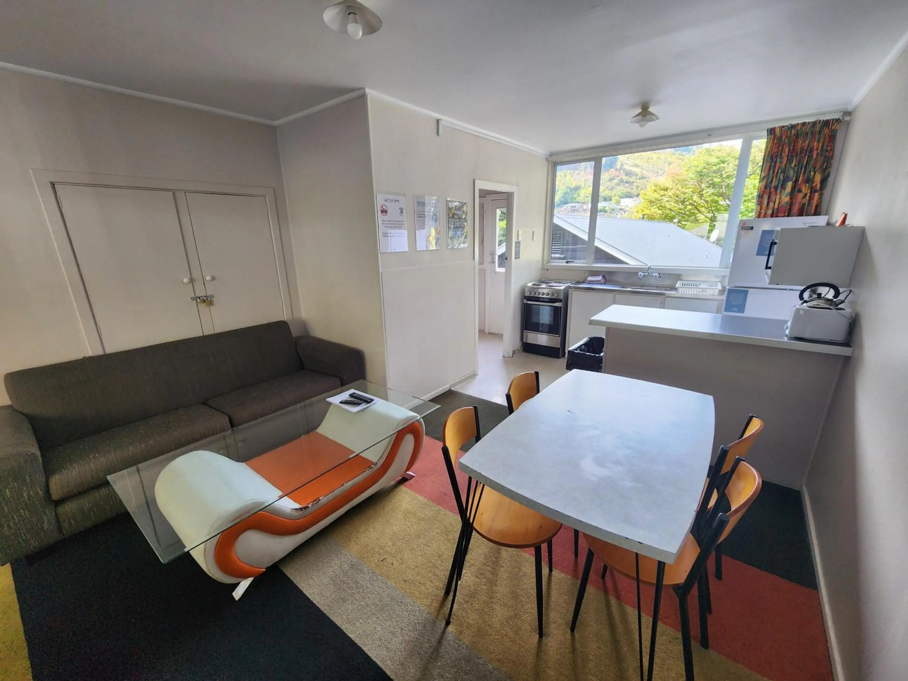 Living room in Pinewood Queenstown