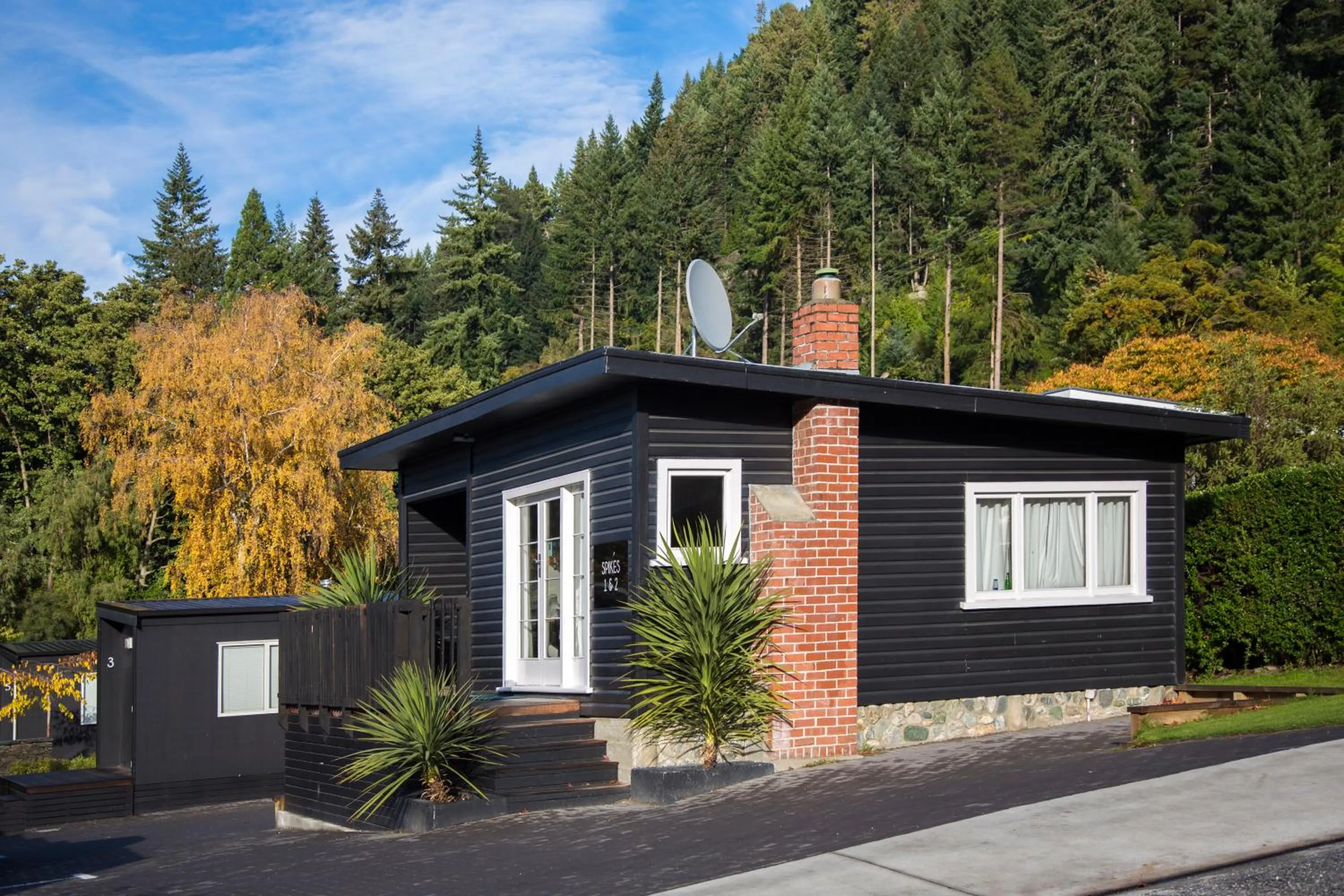 Property building in Pinewood Queenstown