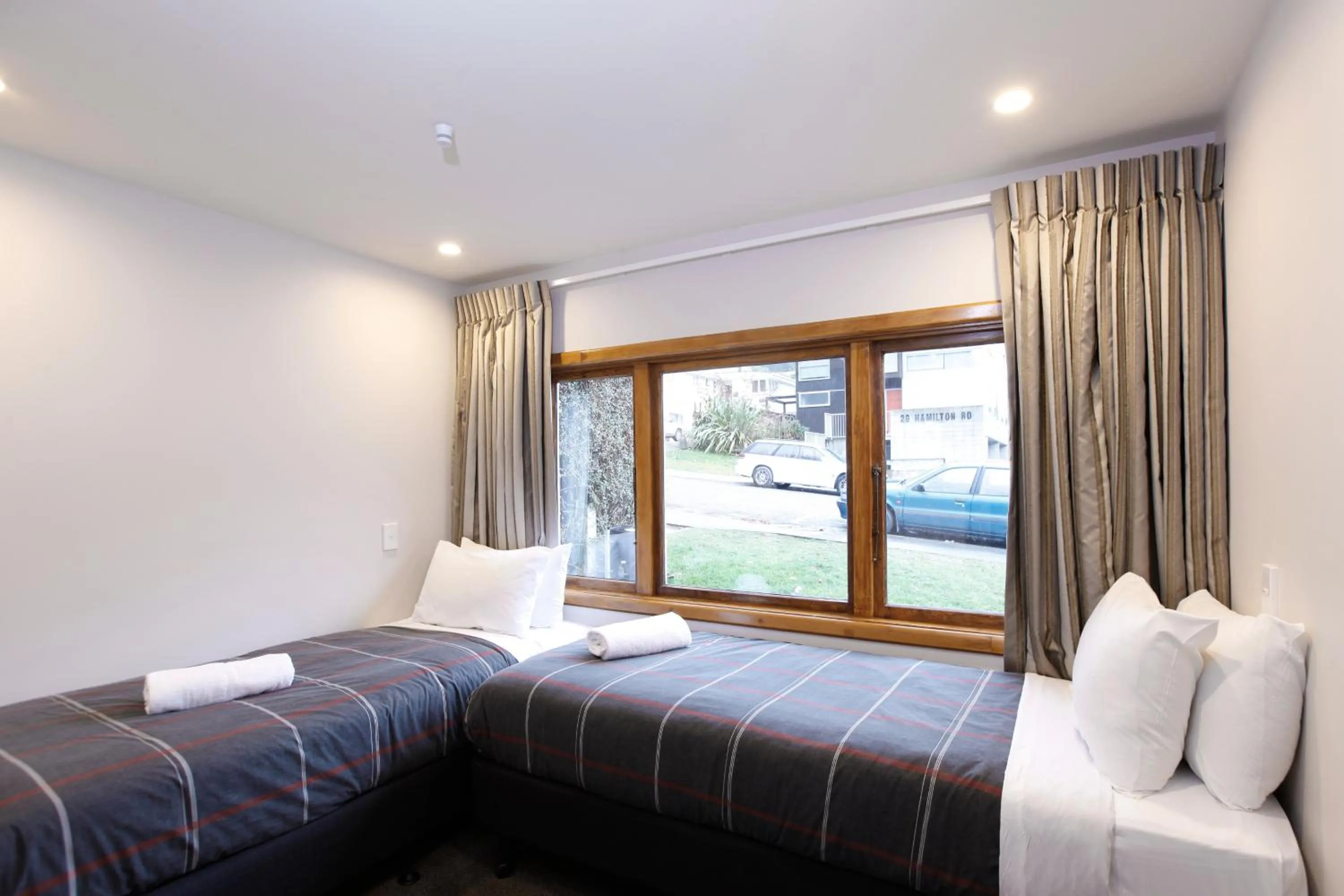 Bedroom, Bed in Pinewood Queenstown
