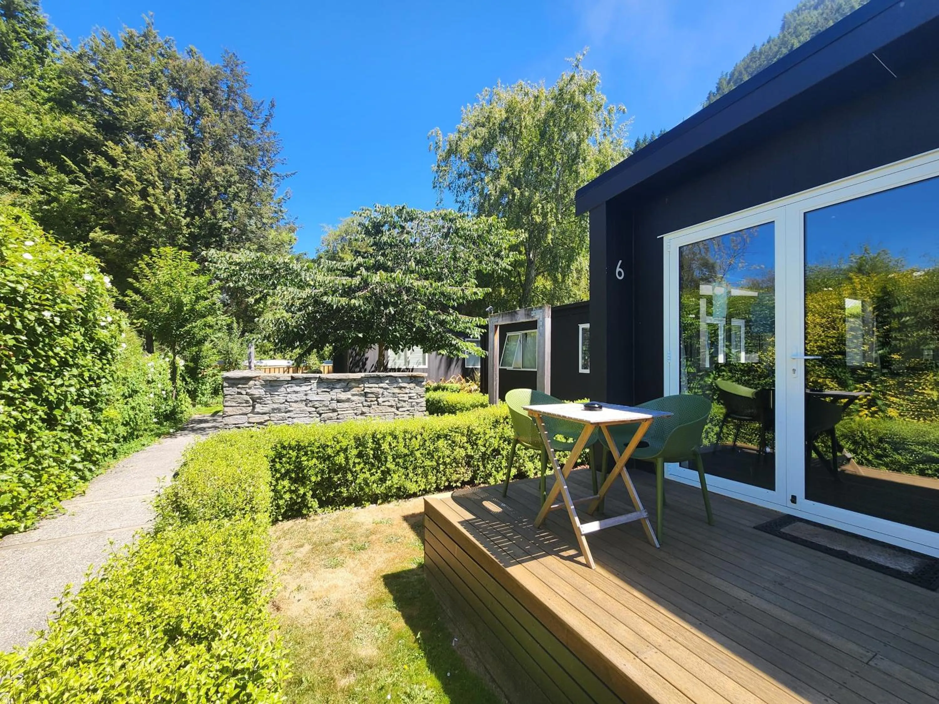 Garden in Pinewood Queenstown