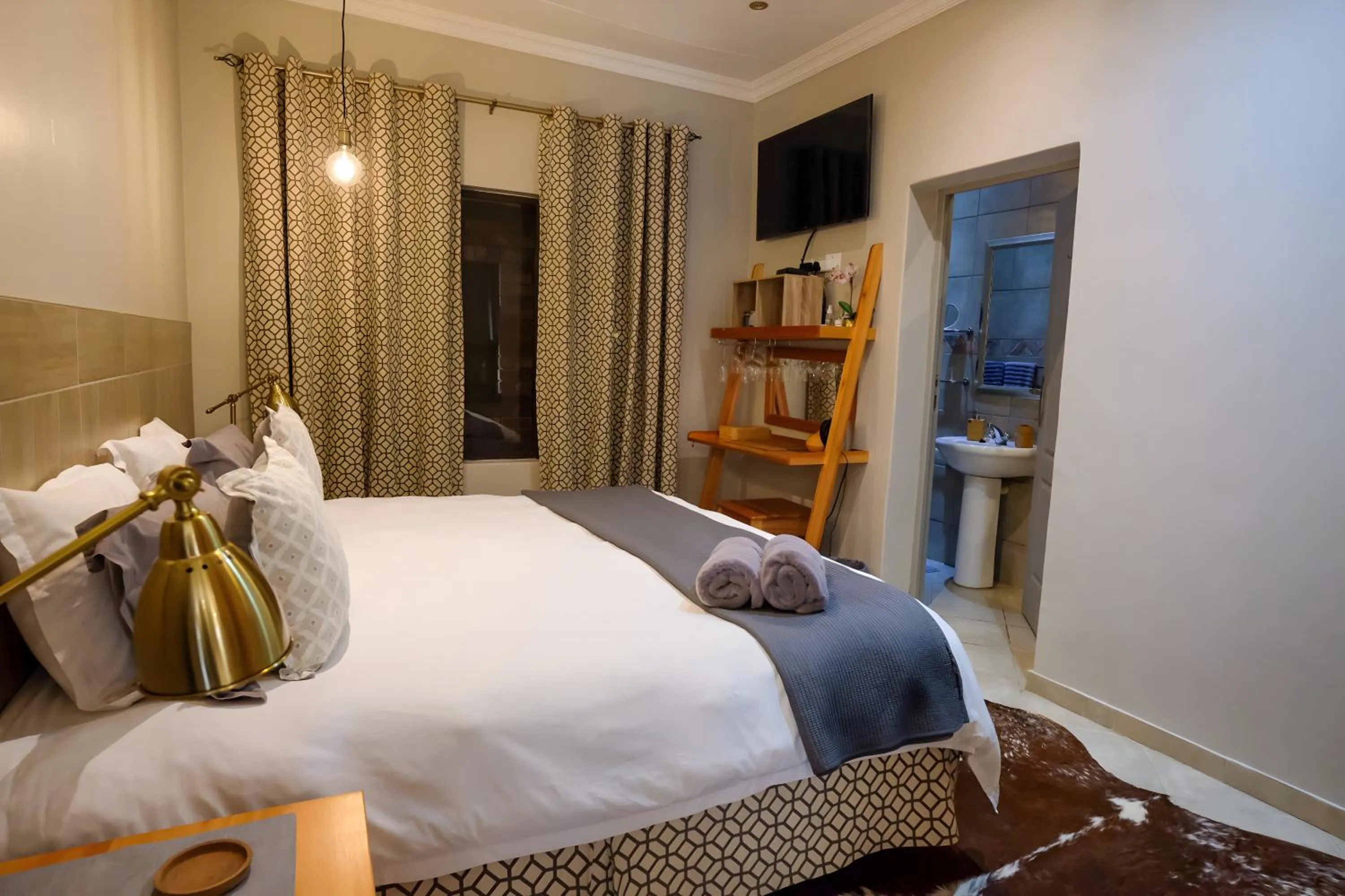 Bed in St Lucia Livingston Lodge