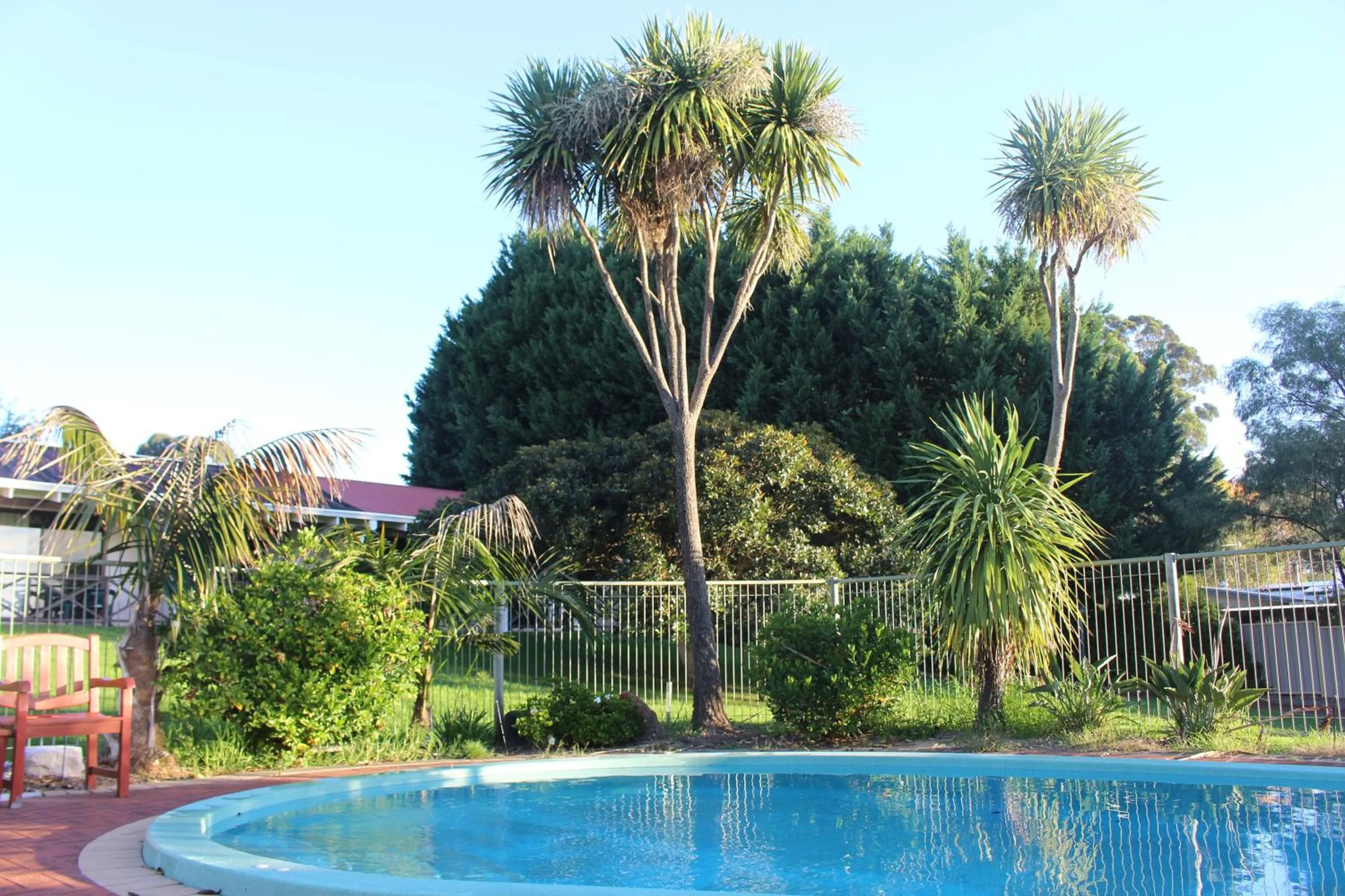 Swimming pool in Karri Forest Motel