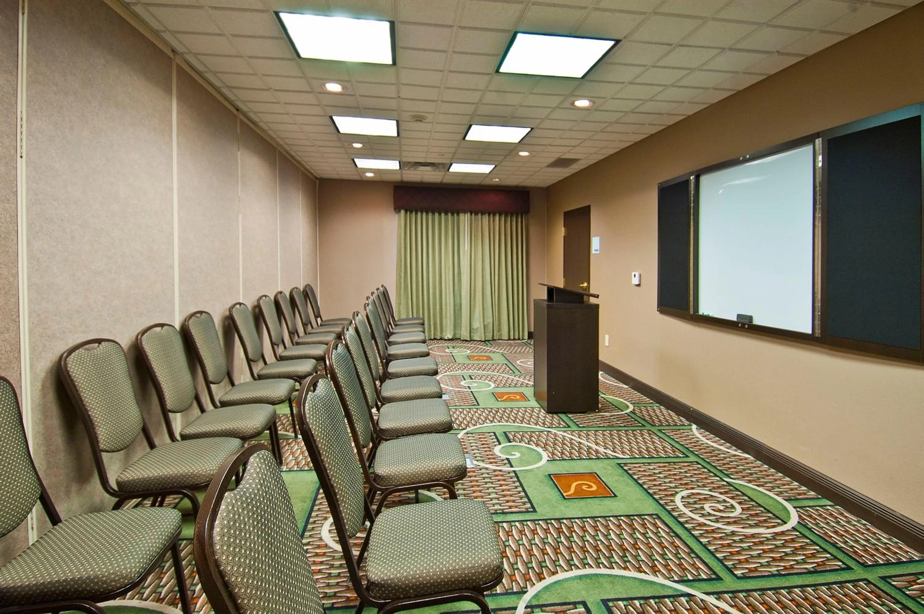Meeting/conference room in Holiday Inn Express & Suites Oro Valley-Tucson North by IHG